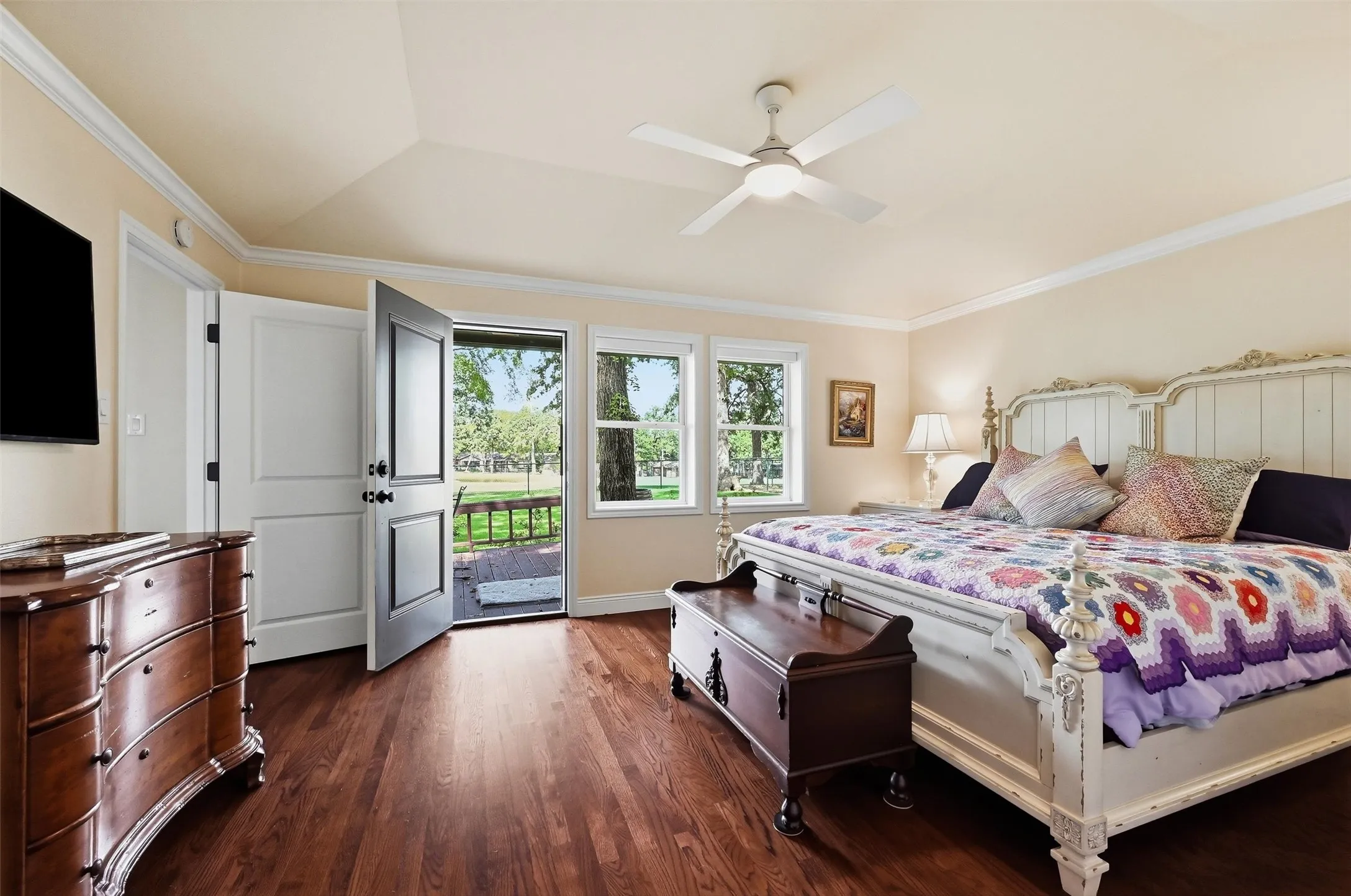 Single Family Residence For Sale in Cooke County , 215 Modoc Trail, Lake Kiowa, Texas 76240, 5 Bedroom, 4 Bathroom, 2 Garage spaces, 2,723 Sqft, built in 1992, mls#21410203, Real Estate Agent in Lake Kiowa, Homes For Sale in Cooke county, Homes For Sale in Lake Kiowa, Realtor in Lake Kiowa Texas, Real Estate Brokerage Independent Realty Texas, Luminita Cordes Realtor