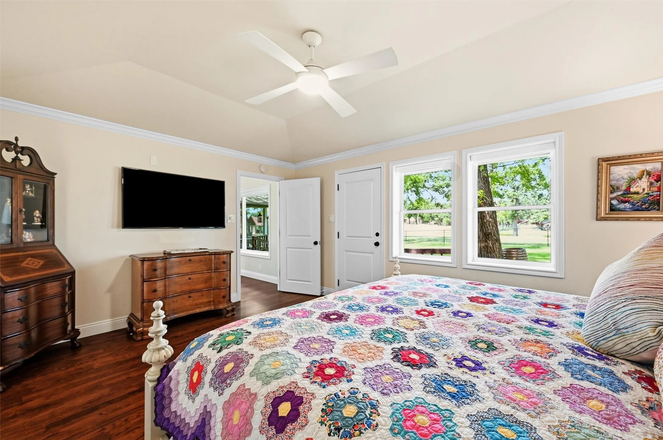 Single Family Residence For Sale in Cooke County , 215 Modoc Trail, Lake Kiowa, Texas 76240, 5 Bedroom, 4 Bathroom, 2 Garage spaces, 2,723 Sqft, built in 1992, mls#21410203, Real Estate Agent in Lake Kiowa, Homes For Sale in Cooke county, Homes For Sale in Lake Kiowa, Realtor in Lake Kiowa Texas, Real Estate Brokerage Independent Realty Texas, Luminita Cordes Realtor