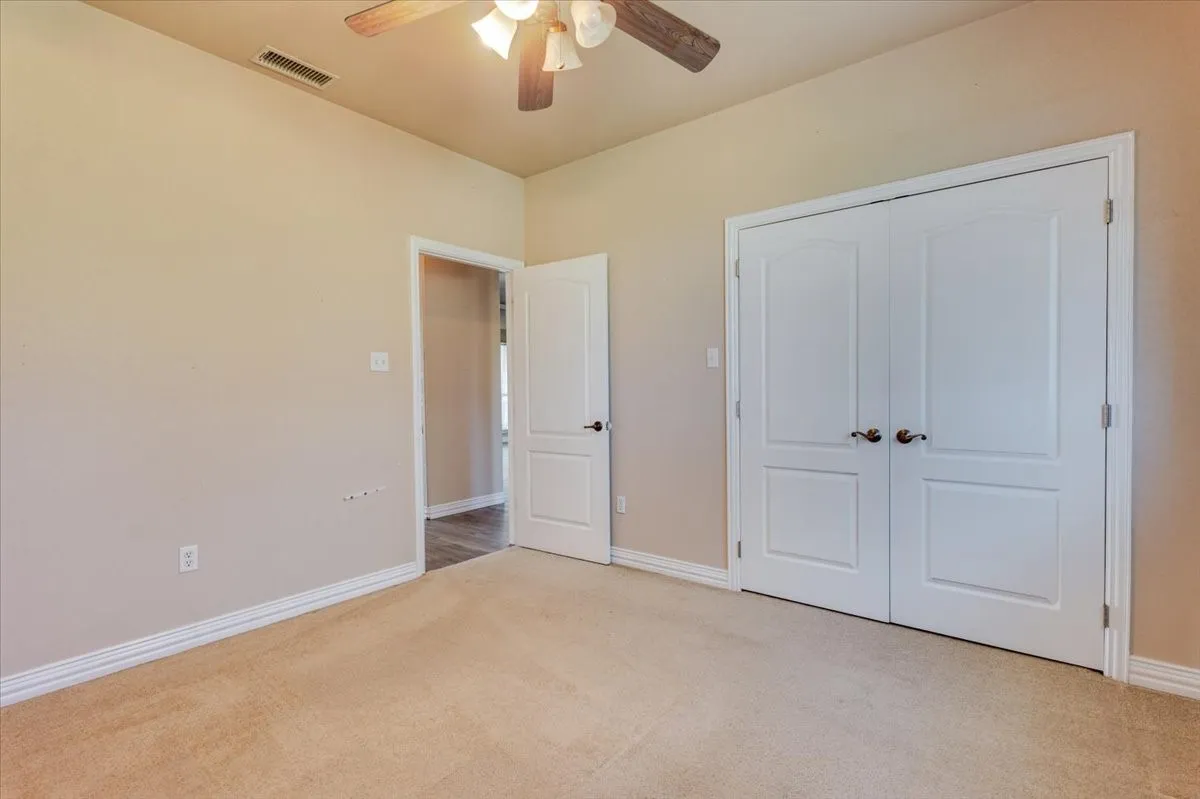 Single Family Residence For Sale in Hood County , 2003 Tolar Cemetery Road, Tolar, Texas 76476, 3 Bedroom, 2 Bathroom, 2 Garage spaces, 3,280 Sqft, built in 2004, mls#21409876, Real Estate Agent in Tolar, Homes For Sale in Hood county, Homes For Sale in Tolar, Realtor in Tolar Texas, Real Estate Brokerage Independent Realty Texas, Luminita Cordes Realtor