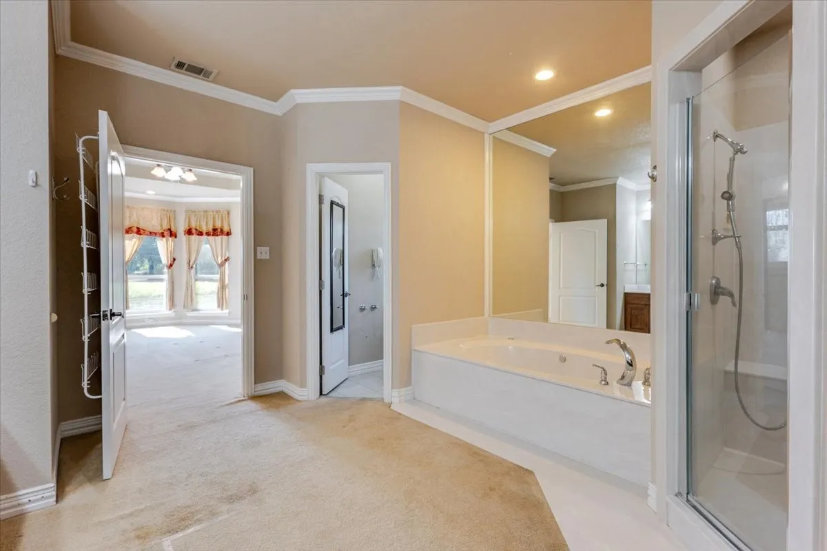 Single Family Residence For Sale in Hood County , 2003 Tolar Cemetery Road, Tolar, Texas 76476, 3 Bedroom, 2 Bathroom, 2 Garage spaces, 3,280 Sqft, built in 2004, mls#21409876, Real Estate Agent in Tolar, Homes For Sale in Hood county, Homes For Sale in Tolar, Realtor in Tolar Texas, Real Estate Brokerage Independent Realty Texas, Luminita Cordes Realtor