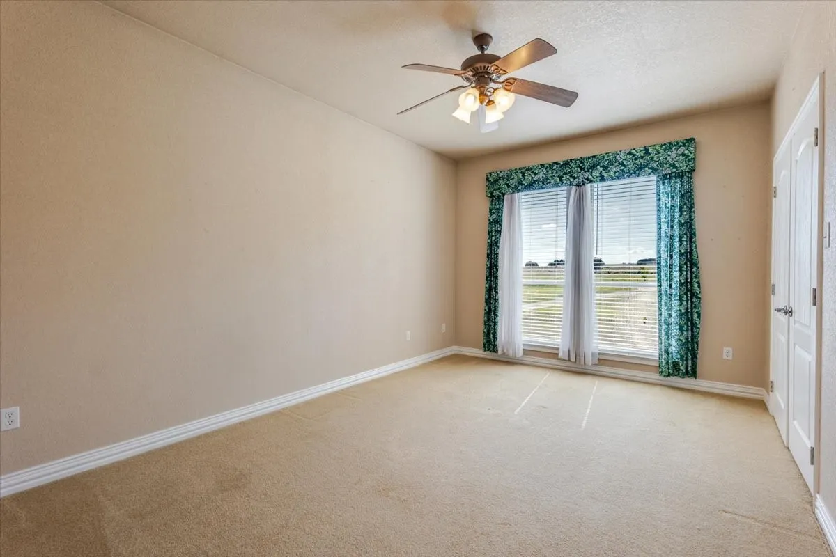 Single Family Residence For Sale in Hood County , 2003 Tolar Cemetery Road, Tolar, Texas 76476, 3 Bedroom, 2 Bathroom, 2 Garage spaces, 3,280 Sqft, built in 2004, mls#21409876, Real Estate Agent in Tolar, Homes For Sale in Hood county, Homes For Sale in Tolar, Realtor in Tolar Texas, Real Estate Brokerage Independent Realty Texas, Luminita Cordes Realtor