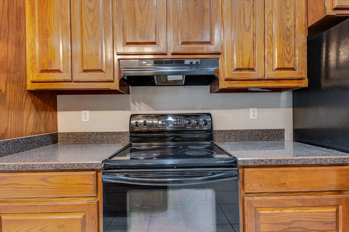 Single Family Residence For Sale in Hood County , 2003 Tolar Cemetery Road, Tolar, Texas 76476, 3 Bedroom, 2 Bathroom, 2 Garage spaces, 3,280 Sqft, built in 2004, mls#21409876, Real Estate Agent in Tolar, Homes For Sale in Hood county, Homes For Sale in Tolar, Realtor in Tolar Texas, Real Estate Brokerage Independent Realty Texas, Luminita Cordes Realtor