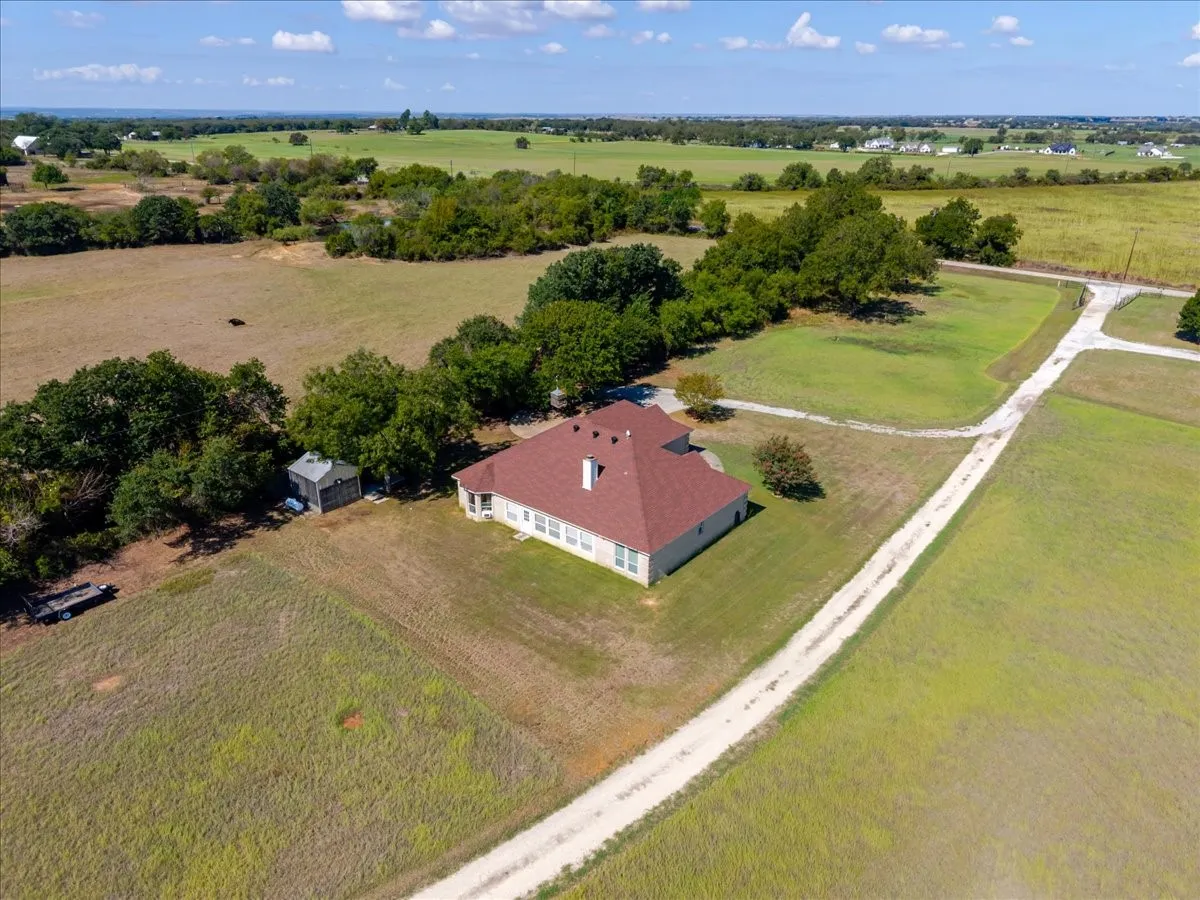 Single Family Residence For Sale in Hood County , 2003 Tolar Cemetery Road, Tolar, Texas 76476, 3 Bedroom, 2 Bathroom, 2 Garage spaces, 3,280 Sqft, built in 2004, mls#21409876, Real Estate Agent in Tolar, Homes For Sale in Hood county, Homes For Sale in Tolar, Realtor in Tolar Texas, Real Estate Brokerage Independent Realty Texas, Luminita Cordes Realtor