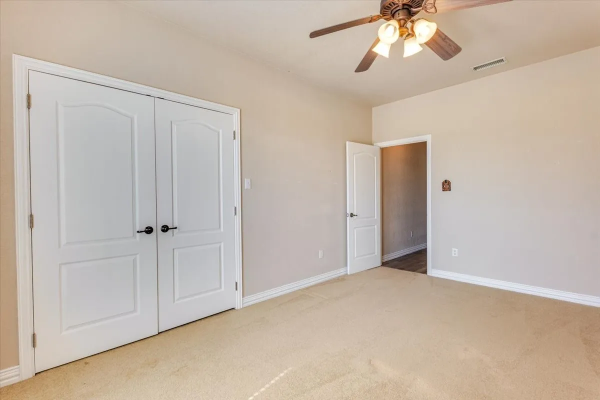 Single Family Residence For Sale in Hood County , 2003 Tolar Cemetery Road, Tolar, Texas 76476, 3 Bedroom, 2 Bathroom, 2 Garage spaces, 3,280 Sqft, built in 2004, mls#21409876, Real Estate Agent in Tolar, Homes For Sale in Hood county, Homes For Sale in Tolar, Realtor in Tolar Texas, Real Estate Brokerage Independent Realty Texas, Luminita Cordes Realtor