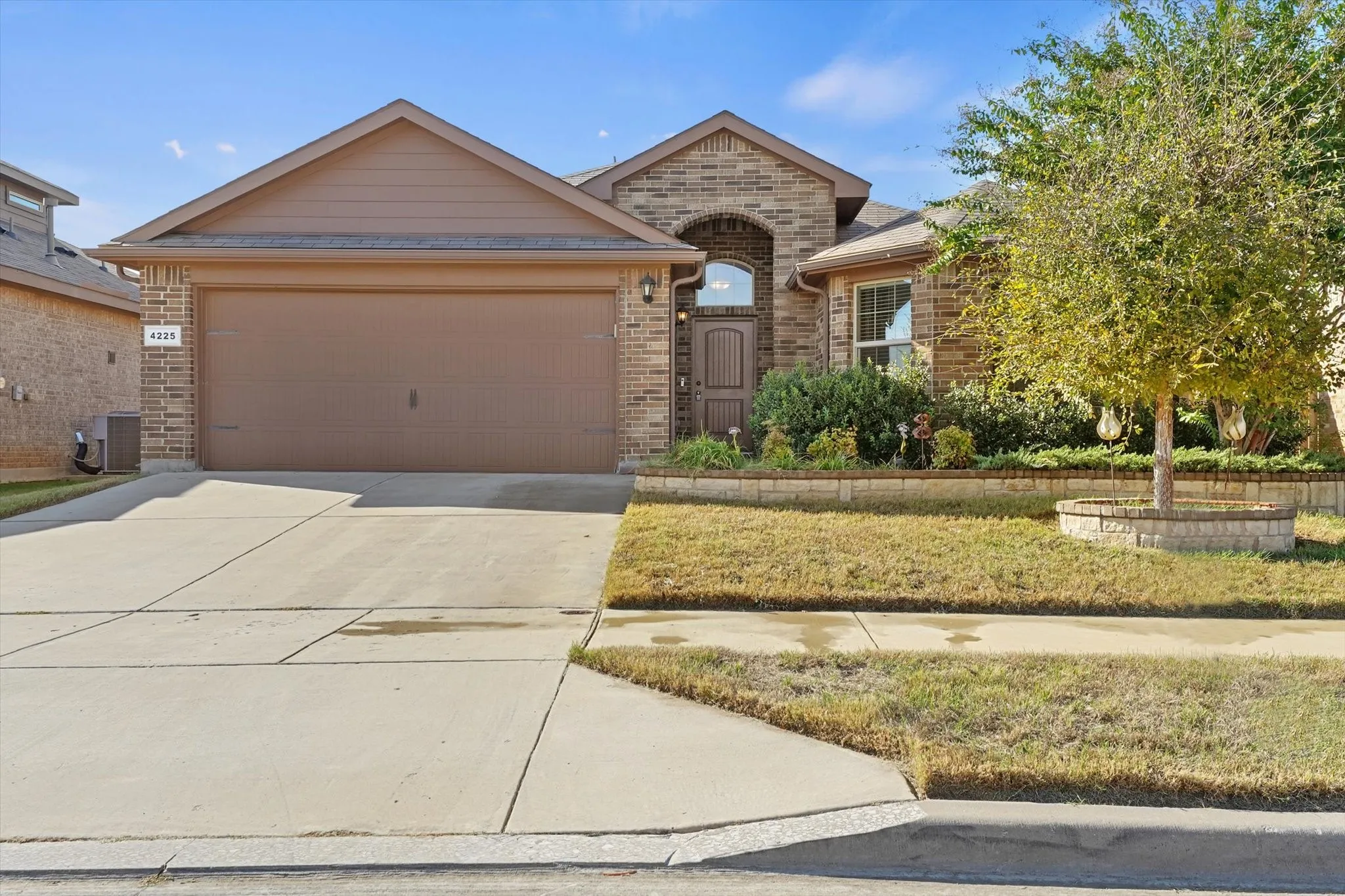 Single Family Residence For Sale in Tarrant County , 4225 Tollcross Lane, Fort Worth, Texas 76123, 4 Bedroom, 2 Bathroom, 2 Garage spaces, 1,797 Sqft, built in 2018, mls#21410211, Real Estate Agent in Fort Worth, Homes For Sale in Tarrant county, Homes For Sale in Fort Worth, Realtor in Fort Worth Texas, Real Estate Brokerage Independent Realty Texas, Luminita Cordes Realtor