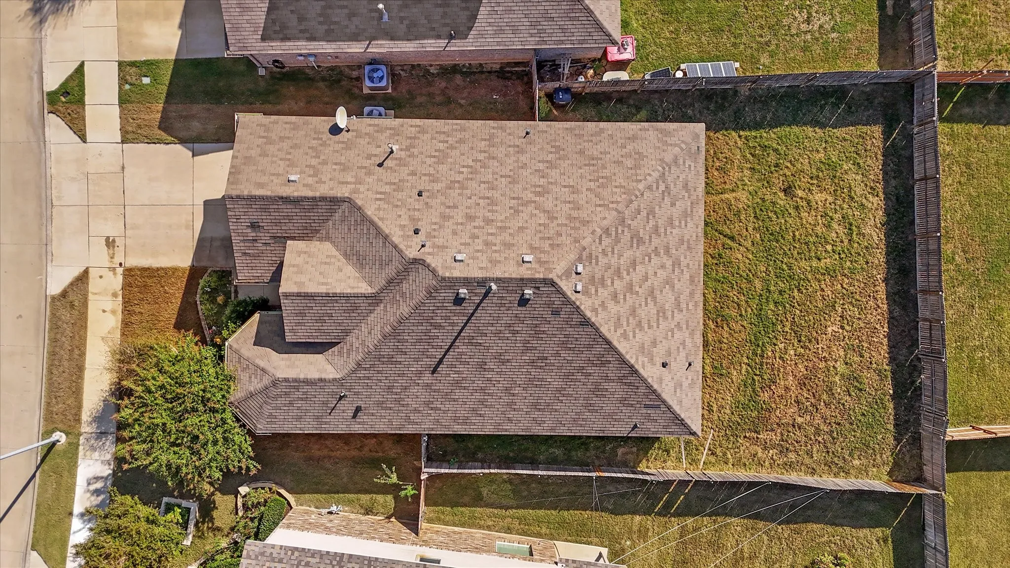 Single Family Residence For Sale in Tarrant County , 4225 Tollcross Lane, Fort Worth, Texas 76123, 4 Bedroom, 2 Bathroom, 2 Garage spaces, 1,797 Sqft, built in 2018, mls#21410211, Real Estate Agent in Fort Worth, Homes For Sale in Tarrant county, Homes For Sale in Fort Worth, Realtor in Fort Worth Texas, Real Estate Brokerage Independent Realty Texas, Luminita Cordes Realtor
