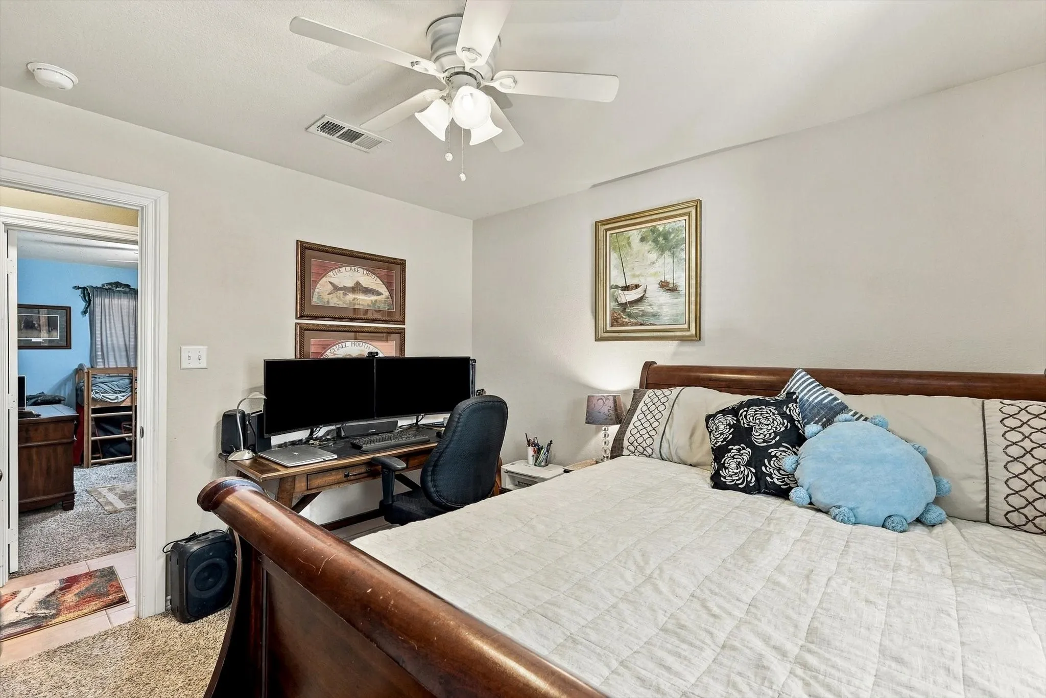 Single Family Residence For Sale in Denton County , 230 Oakwood Circle, Shady Shores, Texas 76208, 3 Bedroom, 2 Bathroom, 2 Garage spaces, 1,344 Sqft, built in 2015, mls#21410190, Real Estate Agent in Shady Shores, Homes For Sale in Denton county, Homes For Sale in Shady Shores, Realtor in Shady Shores Texas, Real Estate Brokerage Independent Realty Texas, Luminita Cordes Realtor