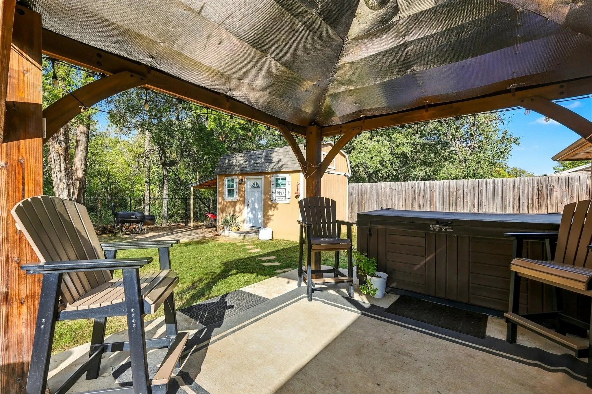 Single Family Residence For Sale in Denton County , 230 Oakwood Circle, Shady Shores, Texas 76208, 3 Bedroom, 2 Bathroom, 2 Garage spaces, 1,344 Sqft, built in 2015, mls#21410190, Real Estate Agent in Shady Shores, Homes For Sale in Denton county, Homes For Sale in Shady Shores, Realtor in Shady Shores Texas, Real Estate Brokerage Independent Realty Texas, Luminita Cordes Realtor