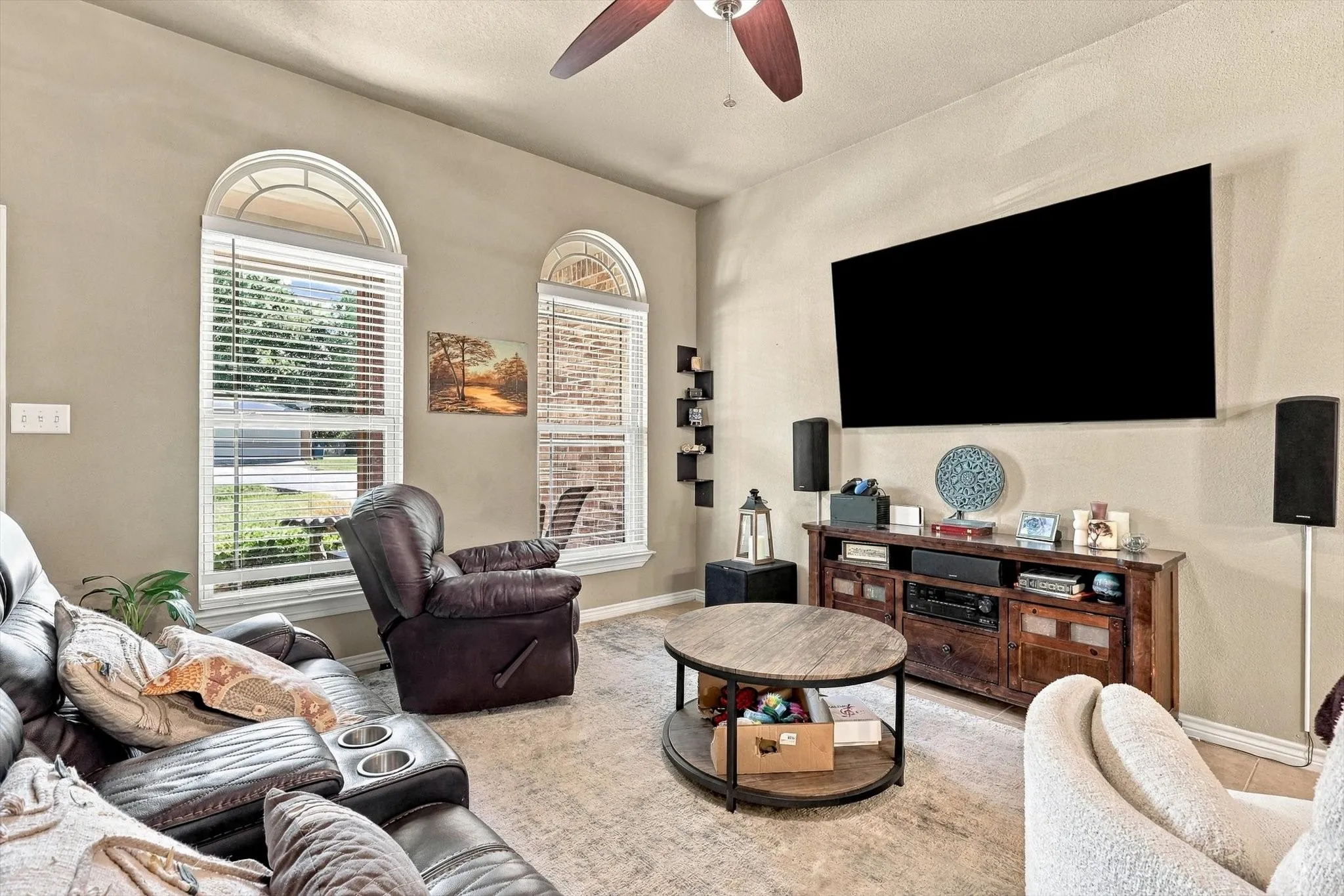 Single Family Residence For Sale in Denton County , 230 Oakwood Circle, Shady Shores, Texas 76208, 3 Bedroom, 2 Bathroom, 2 Garage spaces, 1,344 Sqft, built in 2015, mls#21410190, Real Estate Agent in Shady Shores, Homes For Sale in Denton county, Homes For Sale in Shady Shores, Realtor in Shady Shores Texas, Real Estate Brokerage Independent Realty Texas, Luminita Cordes Realtor