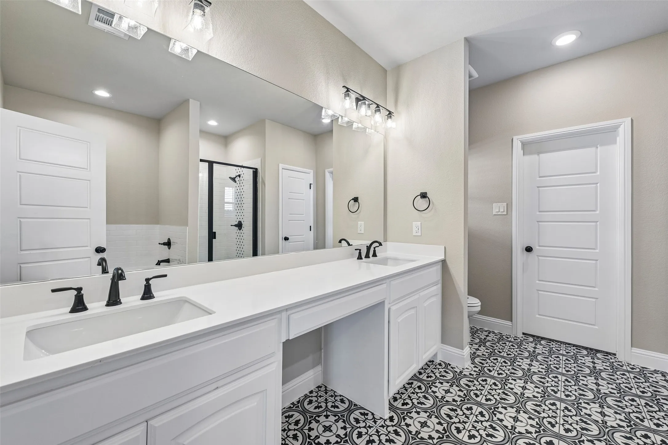 Single Family Residence For Sale in Johnson County , 1045 Nighthawk Trail, Alvarado, Texas 76009, 3 Bedroom, 2 Bathroom, 2 Garage spaces, 1,871 Sqft, built in 2026, mls#21410221, Real Estate Agent in Alvarado, Homes For Sale in Johnson county, Homes For Sale in Alvarado, Realtor in Alvarado Texas, Real Estate Brokerage Independent Realty Texas, Luminita Cordes Realtor