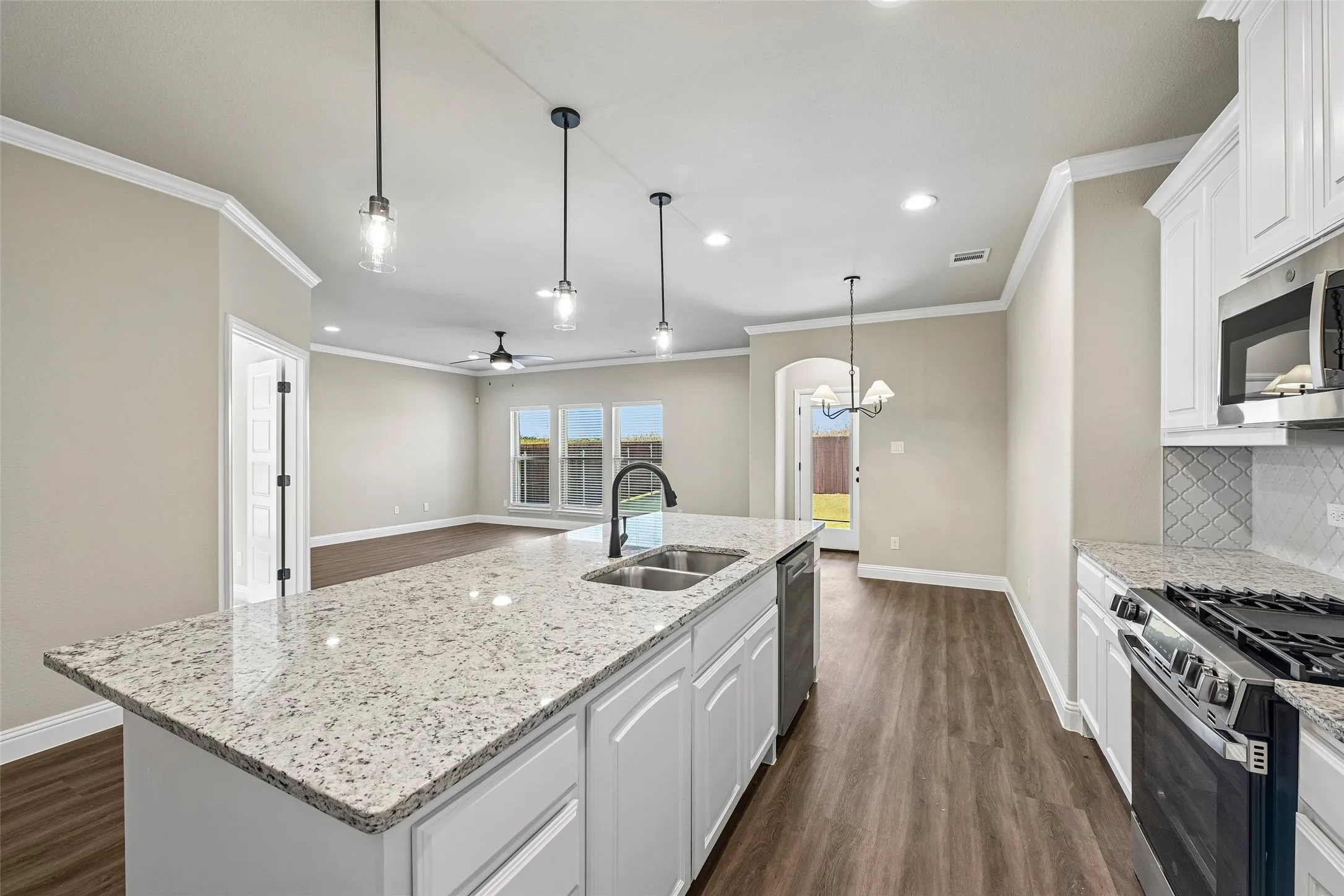 Single Family Residence For Sale in Johnson County , 1045 Nighthawk Trail, Alvarado, Texas 76009, 3 Bedroom, 2 Bathroom, 2 Garage spaces, 1,871 Sqft, built in 2026, mls#21410221, Real Estate Agent in Alvarado, Homes For Sale in Johnson county, Homes For Sale in Alvarado, Realtor in Alvarado Texas, Real Estate Brokerage Independent Realty Texas, Luminita Cordes Realtor