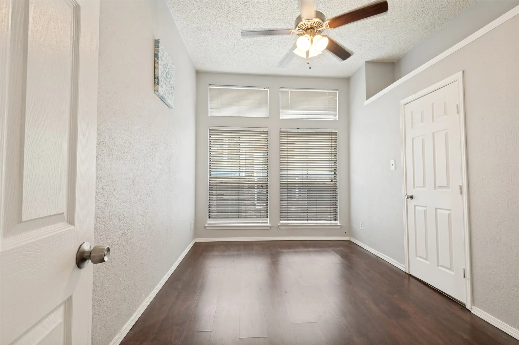 Condominium For Sale in Dallas County , 3406 Country Club Drive W 272, Irving, Texas 75038, 2 Bedroom, 2 Bathroom, Garage spaces, 980 Sqft, built in 1984, mls#21410231, Real Estate Agent in Irving, Homes For Sale in Dallas county, Homes For Sale in Irving, Realtor in Irving Texas, Real Estate Brokerage Independent Realty Texas, Luminita Cordes Realtor