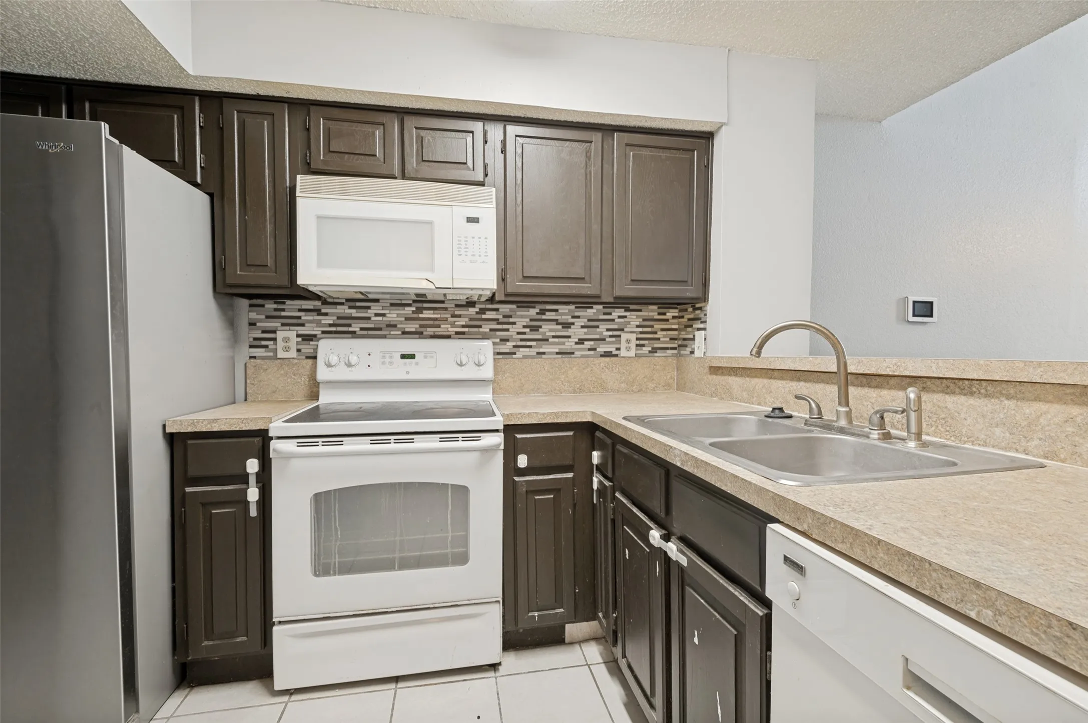 Condominium For Sale in Dallas County , 3406 Country Club Drive W 272, Irving, Texas 75038, 2 Bedroom, 2 Bathroom, Garage spaces, 980 Sqft, built in 1984, mls#21410231, Real Estate Agent in Irving, Homes For Sale in Dallas county, Homes For Sale in Irving, Realtor in Irving Texas, Real Estate Brokerage Independent Realty Texas, Luminita Cordes Realtor