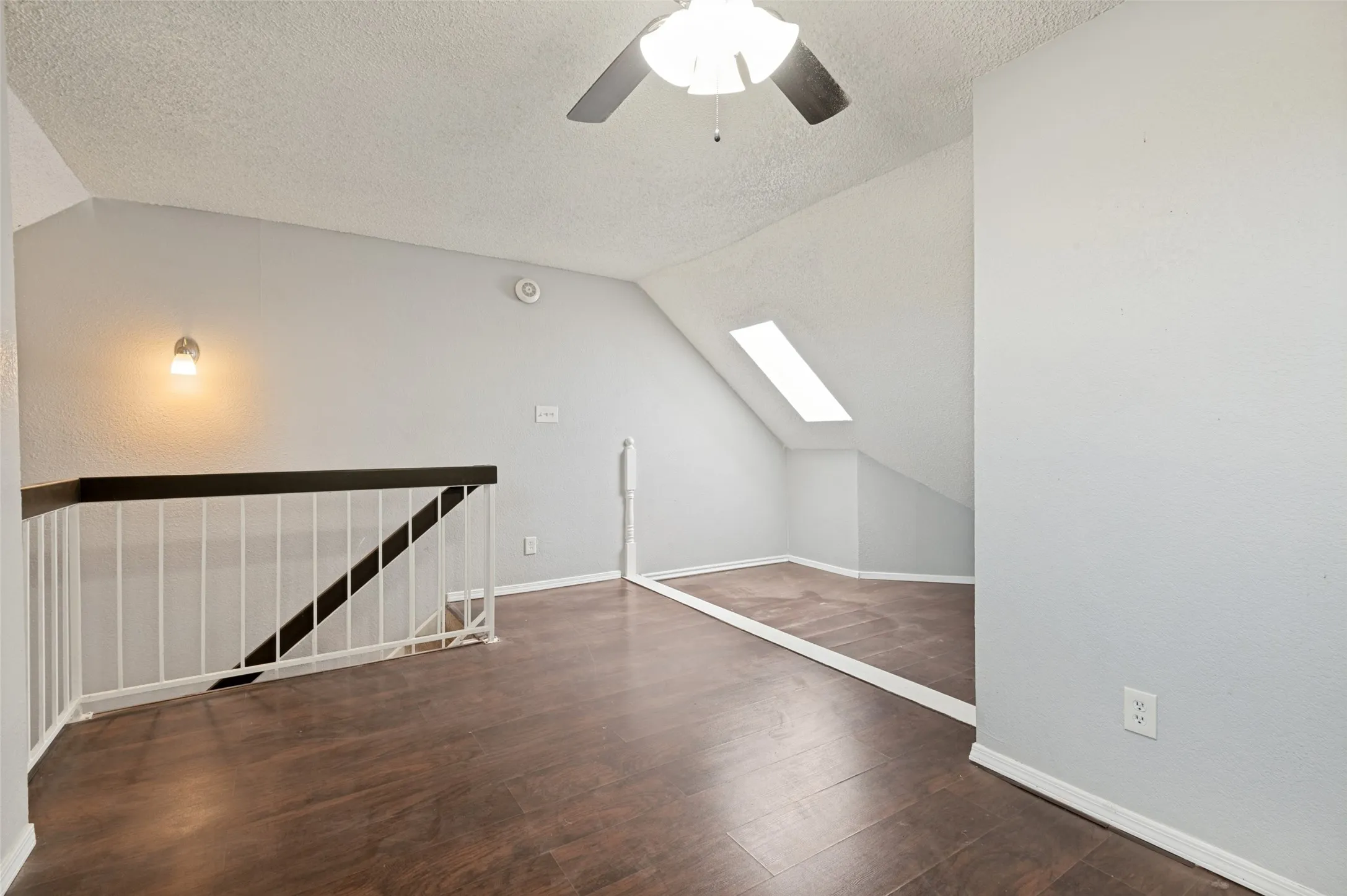 Condominium For Sale in Dallas County , 3406 Country Club Drive W 272, Irving, Texas 75038, 2 Bedroom, 2 Bathroom, Garage spaces, 980 Sqft, built in 1984, mls#21410231, Real Estate Agent in Irving, Homes For Sale in Dallas county, Homes For Sale in Irving, Realtor in Irving Texas, Real Estate Brokerage Independent Realty Texas, Luminita Cordes Realtor