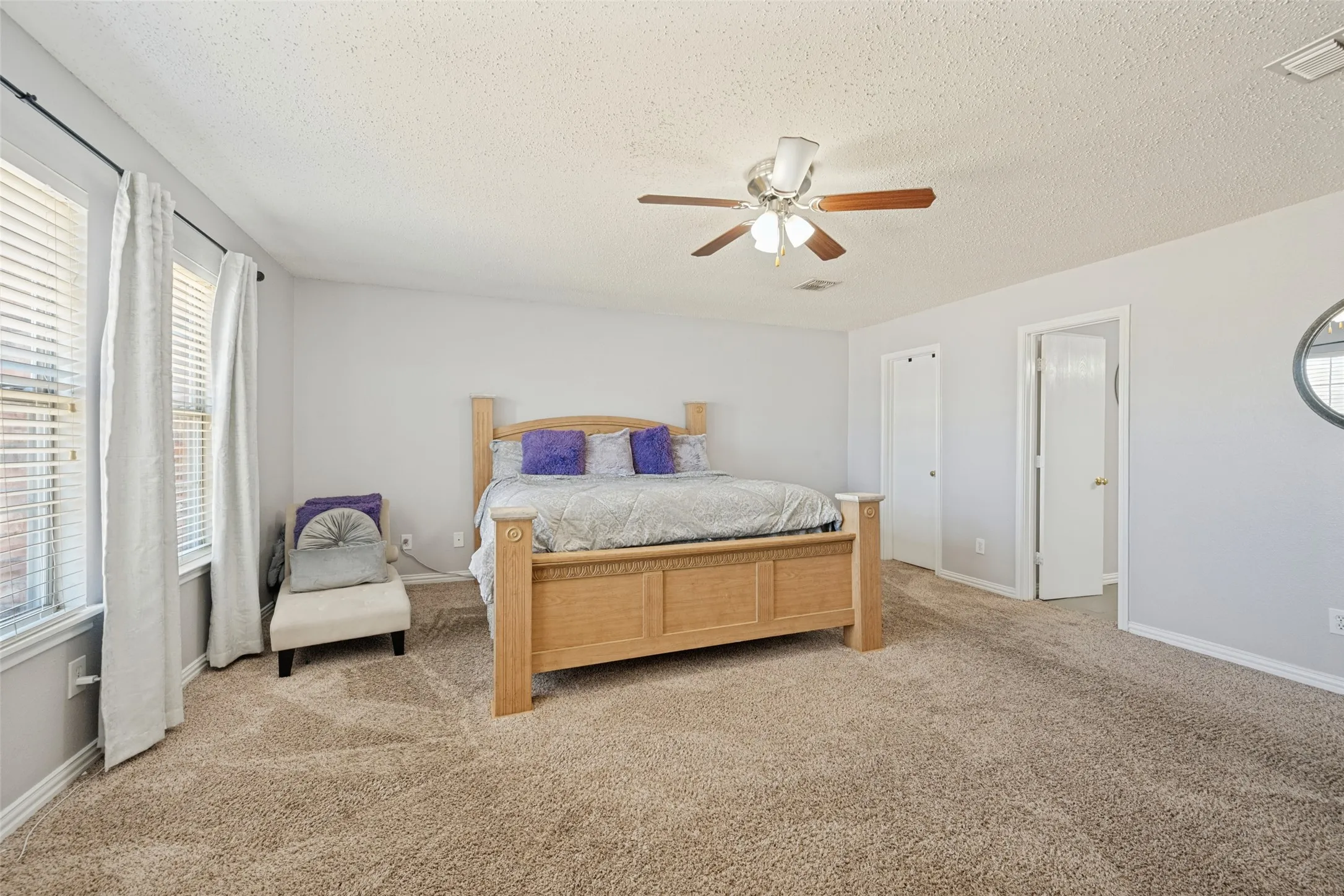 Single Family Residence For Sale in Tarrant County , 220 Sunset Oaks Drive, Fort Worth, Texas 76112, 4 Bedroom, 3 Bathroom, 2 Garage spaces, 2,332 Sqft, built in 1999, mls#21410159, Real Estate Agent in Fort Worth, Homes For Sale in Tarrant county, Homes For Sale in Fort Worth, Realtor in Fort Worth Texas, Real Estate Brokerage Independent Realty Texas, Luminita Cordes Realtor