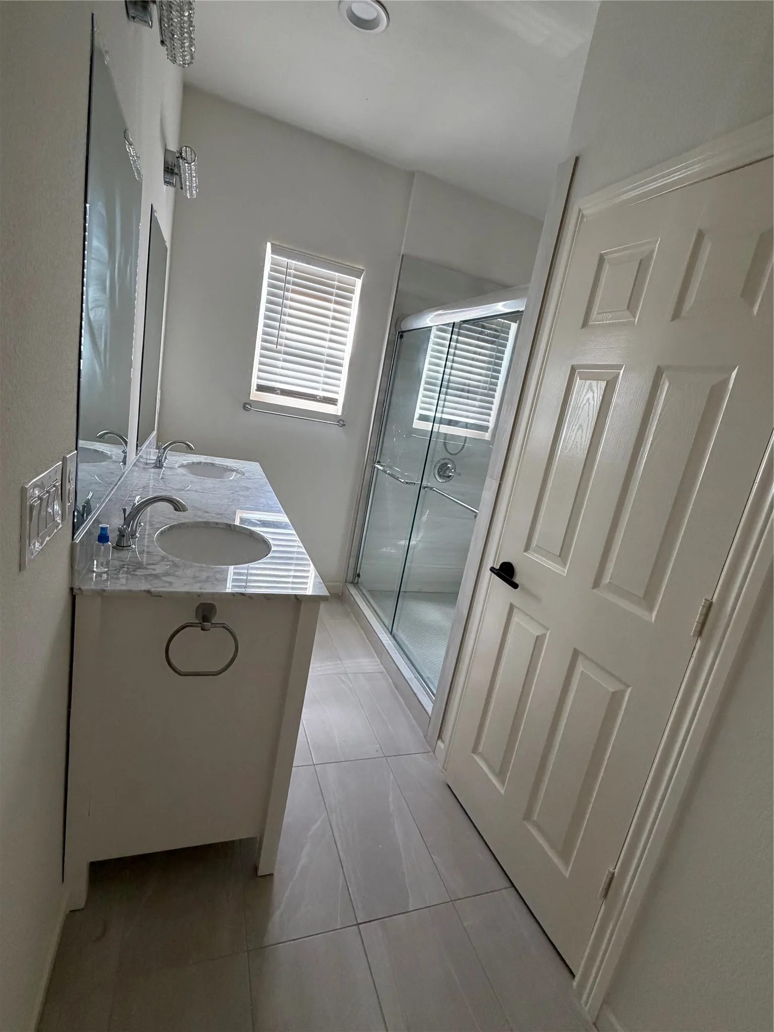 Single Family Residence For Rent in Fannin County , 501 E 15th Street, Bonham, Texas 75418, 3 Bedroom, 2 Bathroom, 2 Garage spaces, 1,388 Sqft, built in 2022, mls#21407697, Real Estate Agent in Bonham, Homes For Rent in Fannin county, Homes For Rent in Bonham, Realtor in Bonham Texas, Real Estate Brokerage Independent Realty Texas, Luminita Cordes Realtor