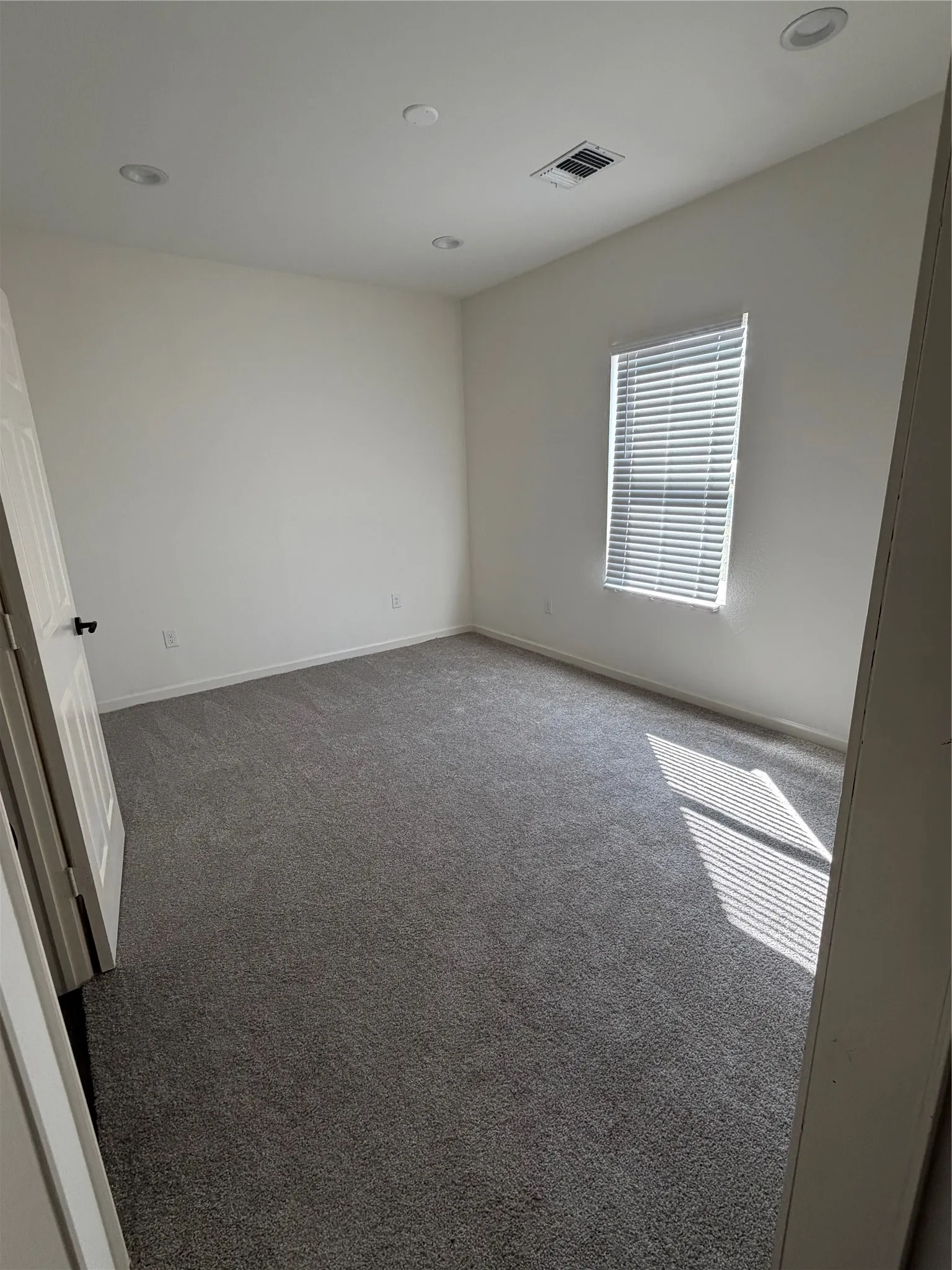 Single Family Residence For Rent in Fannin County , 501 E 15th Street, Bonham, Texas 75418, 3 Bedroom, 2 Bathroom, 2 Garage spaces, 1,388 Sqft, built in 2022, mls#21407697, Real Estate Agent in Bonham, Homes For Rent in Fannin county, Homes For Rent in Bonham, Realtor in Bonham Texas, Real Estate Brokerage Independent Realty Texas, Luminita Cordes Realtor