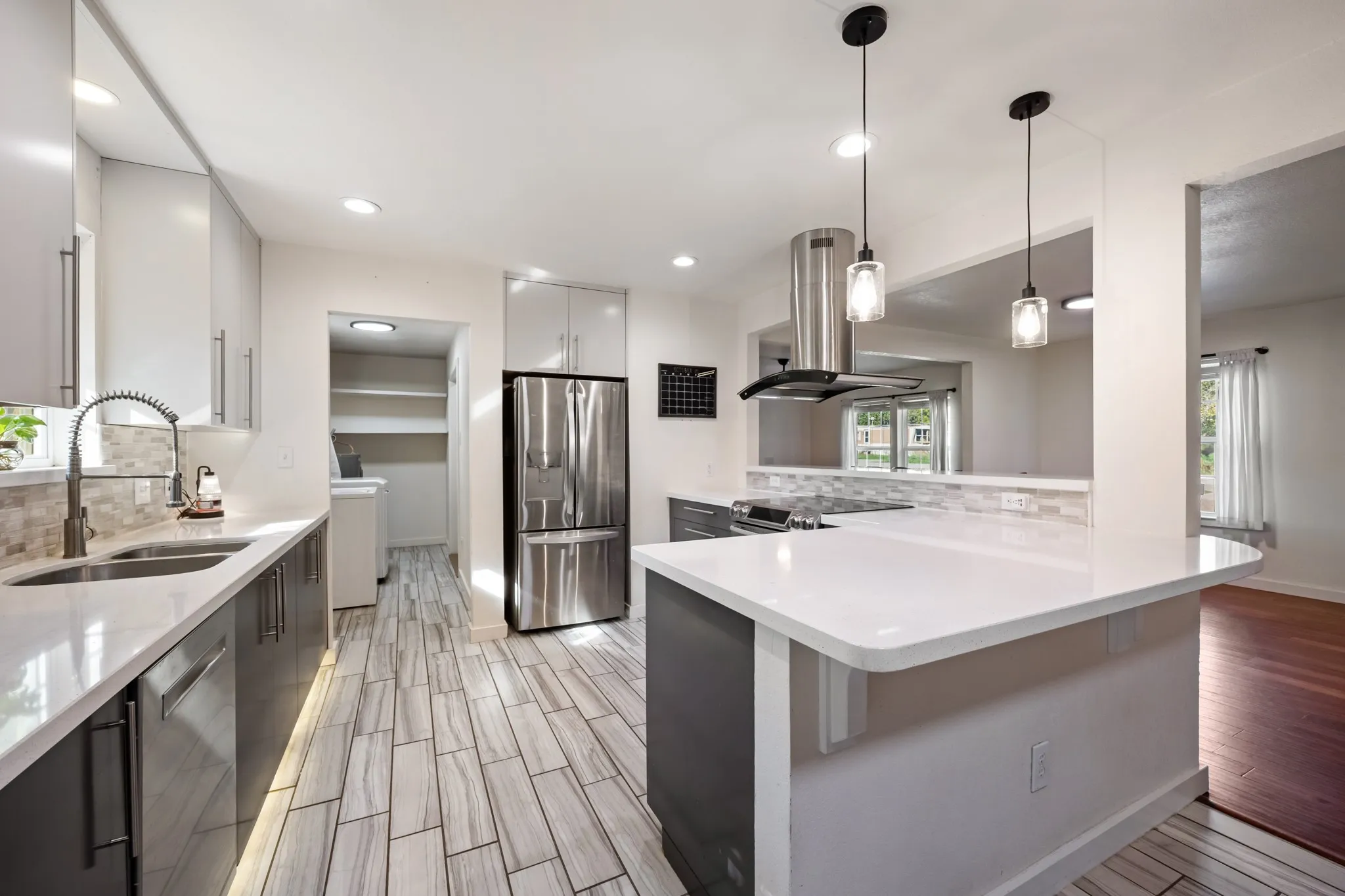 Single Family Residence For Sale in Tarrant County , 244 Richard Lane, Azle, Texas 76020, 3 Bedroom, 2 Bathroom, Garage spaces, 1,646 Sqft, built in 1987, mls#21407533, Real Estate Agent in Azle, Homes For Sale in Tarrant county, Homes For Sale in Azle, Realtor in Azle Texas, Real Estate Brokerage Independent Realty Texas, Luminita Cordes Realtor