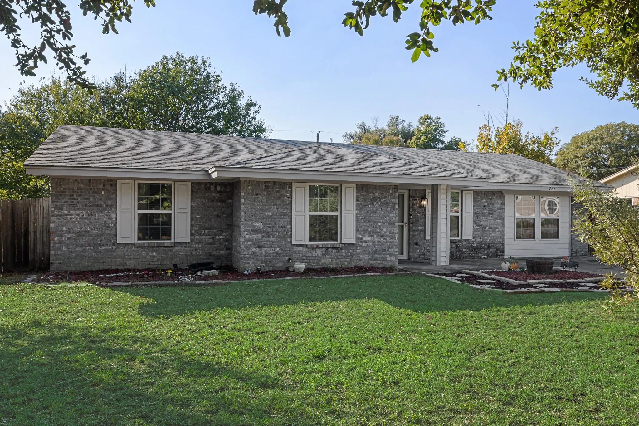 Single Family Residence For Sale in Tarrant County , 244 Richard Lane, Azle, Texas 76020, 3 Bedroom, 2 Bathroom, Garage spaces, 1,646 Sqft, built in 1987, mls#21407533, Real Estate Agent in Azle, Homes For Sale in Tarrant county, Homes For Sale in Azle, Realtor in Azle Texas, Real Estate Brokerage Independent Realty Texas, Luminita Cordes Realtor