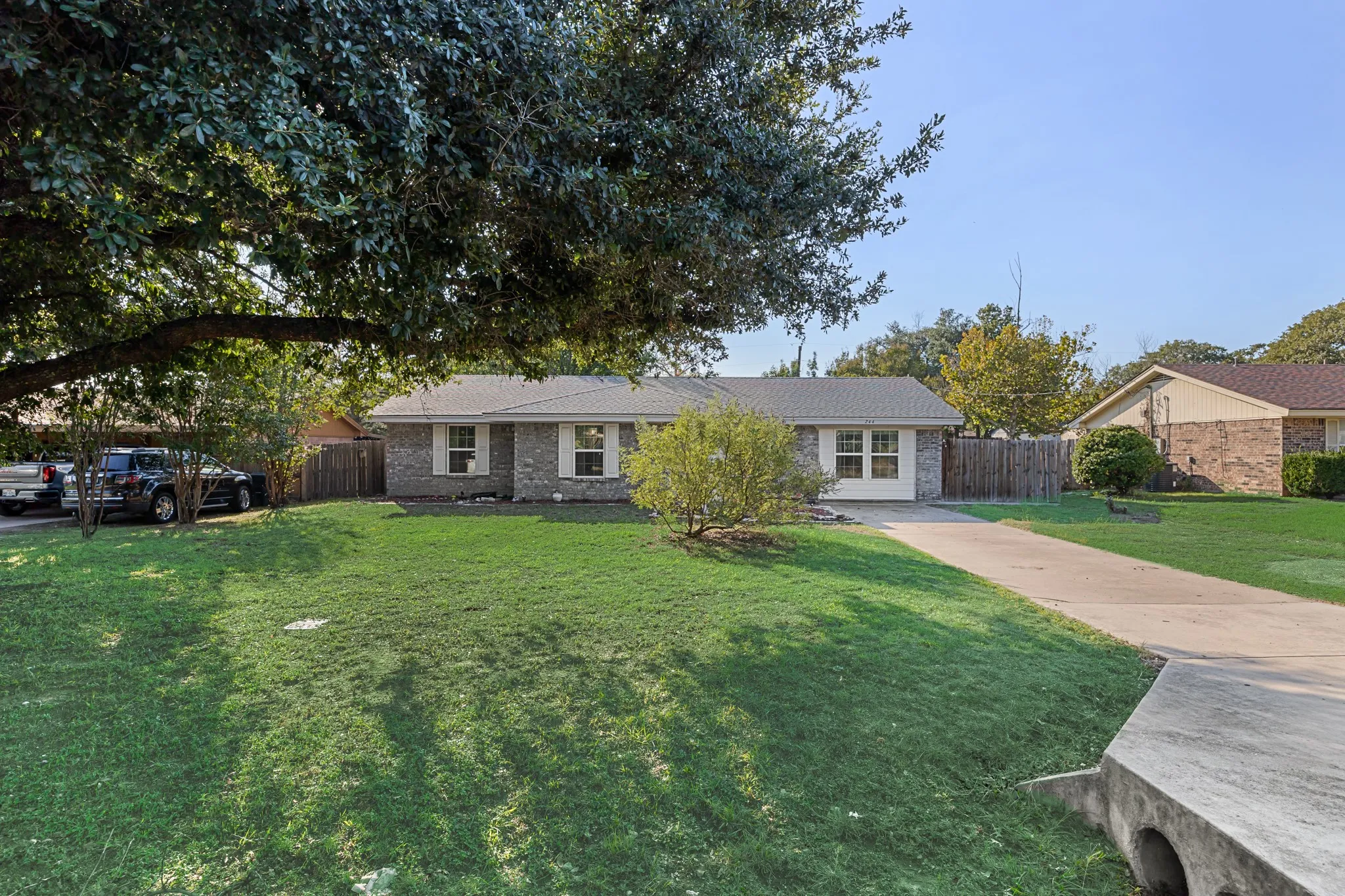 Single Family Residence For Sale in Tarrant County , 244 Richard Lane, Azle, Texas 76020, 3 Bedroom, 2 Bathroom, Garage spaces, 1,646 Sqft, built in 1987, mls#21407533, Real Estate Agent in Azle, Homes For Sale in Tarrant county, Homes For Sale in Azle, Realtor in Azle Texas, Real Estate Brokerage Independent Realty Texas, Luminita Cordes Realtor