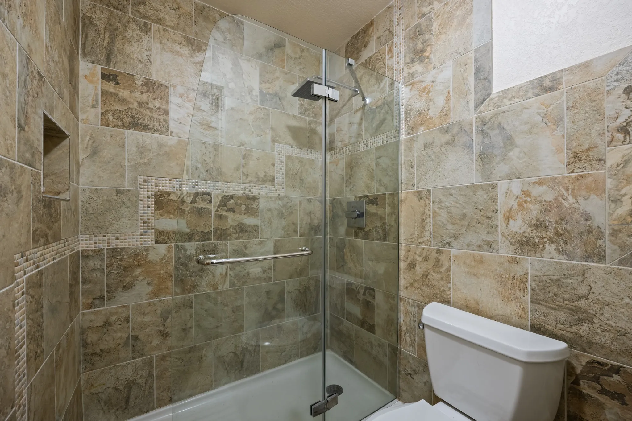 Single Family Residence For Sale in Tarrant County , 244 Richard Lane, Azle, Texas 76020, 3 Bedroom, 2 Bathroom, Garage spaces, 1,646 Sqft, built in 1987, mls#21407533, Real Estate Agent in Azle, Homes For Sale in Tarrant county, Homes For Sale in Azle, Realtor in Azle Texas, Real Estate Brokerage Independent Realty Texas, Luminita Cordes Realtor