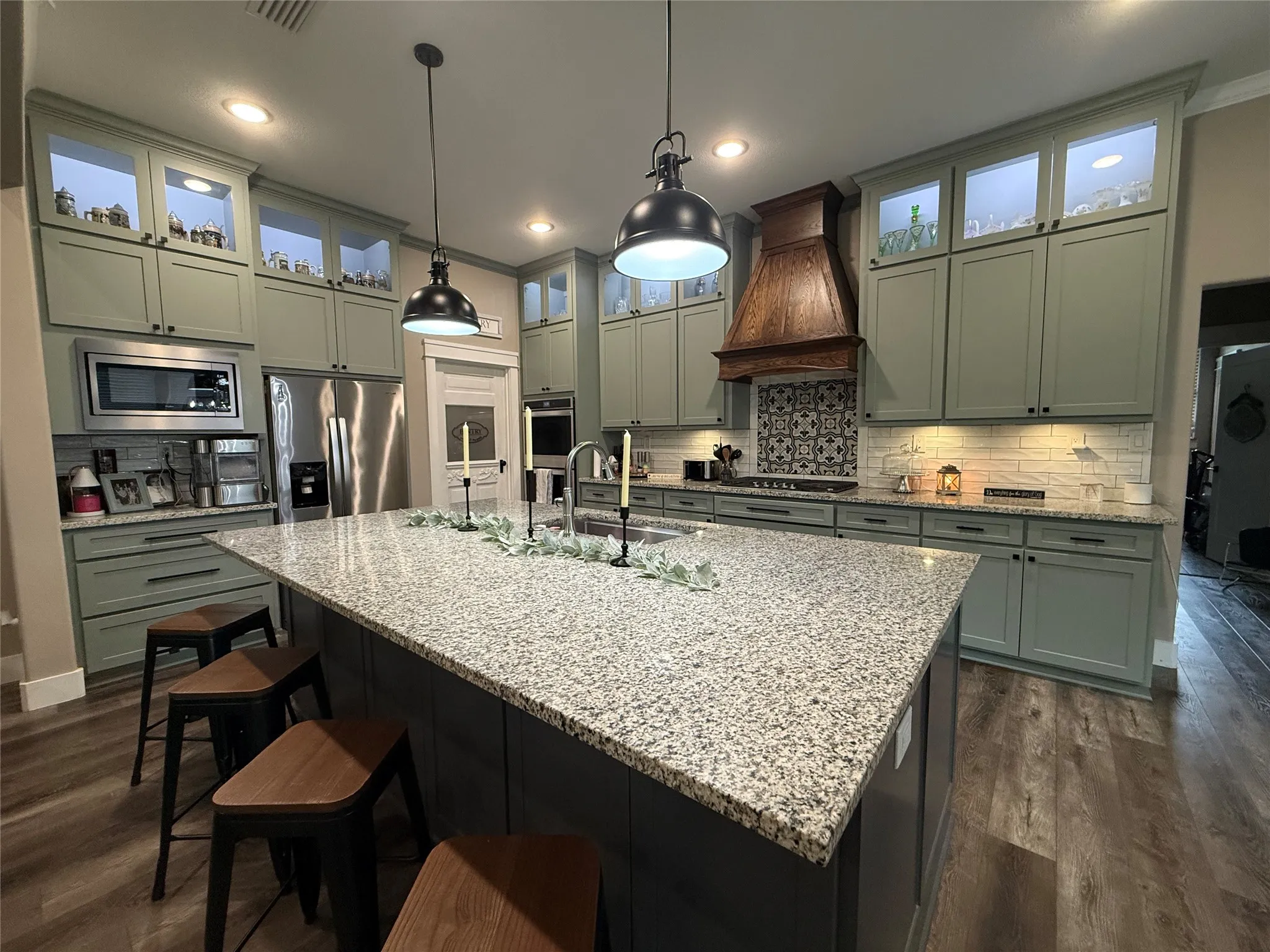 Single Family Residence For Sale in Ellis County , 7600 Fm 660, Ennis, Texas 75119, 5 Bedroom, 5 Bathroom, 2 Garage spaces, 3,654 Sqft, built in 2020, mls#21410239, Real Estate Agent in Ennis, Homes For Sale in Ellis county, Homes For Sale in Ennis, Realtor in Ennis Texas, Real Estate Brokerage Independent Realty Texas, Luminita Cordes Realtor