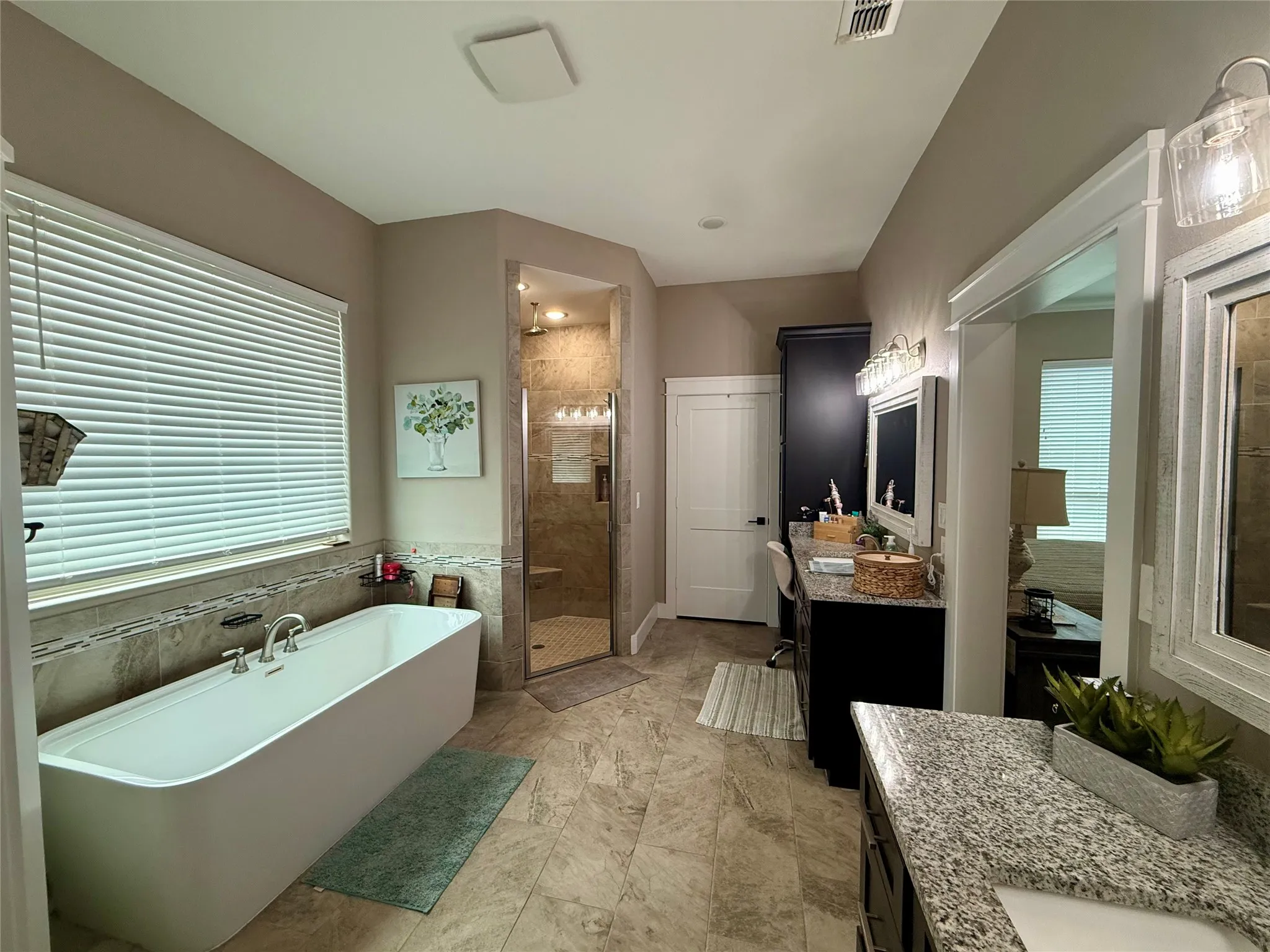 Single Family Residence For Sale in Ellis County , 7600 Fm 660, Ennis, Texas 75119, 5 Bedroom, 5 Bathroom, 2 Garage spaces, 3,654 Sqft, built in 2020, mls#21410239, Real Estate Agent in Ennis, Homes For Sale in Ellis county, Homes For Sale in Ennis, Realtor in Ennis Texas, Real Estate Brokerage Independent Realty Texas, Luminita Cordes Realtor