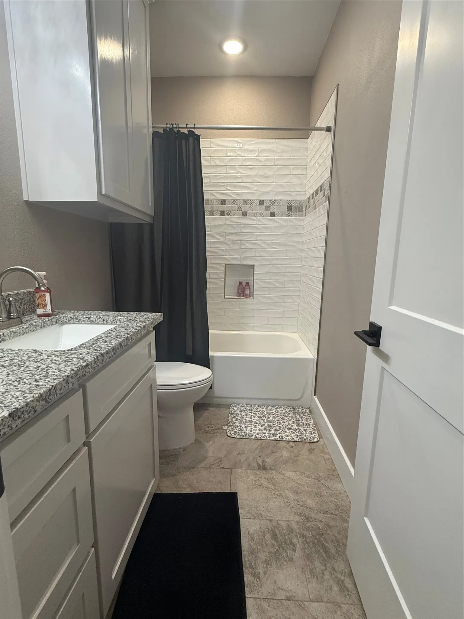 Single Family Residence For Sale in Ellis County , 7600 Fm 660, Ennis, Texas 75119, 5 Bedroom, 5 Bathroom, 2 Garage spaces, 3,654 Sqft, built in 2020, mls#21410239, Real Estate Agent in Ennis, Homes For Sale in Ellis county, Homes For Sale in Ennis, Realtor in Ennis Texas, Real Estate Brokerage Independent Realty Texas, Luminita Cordes Realtor