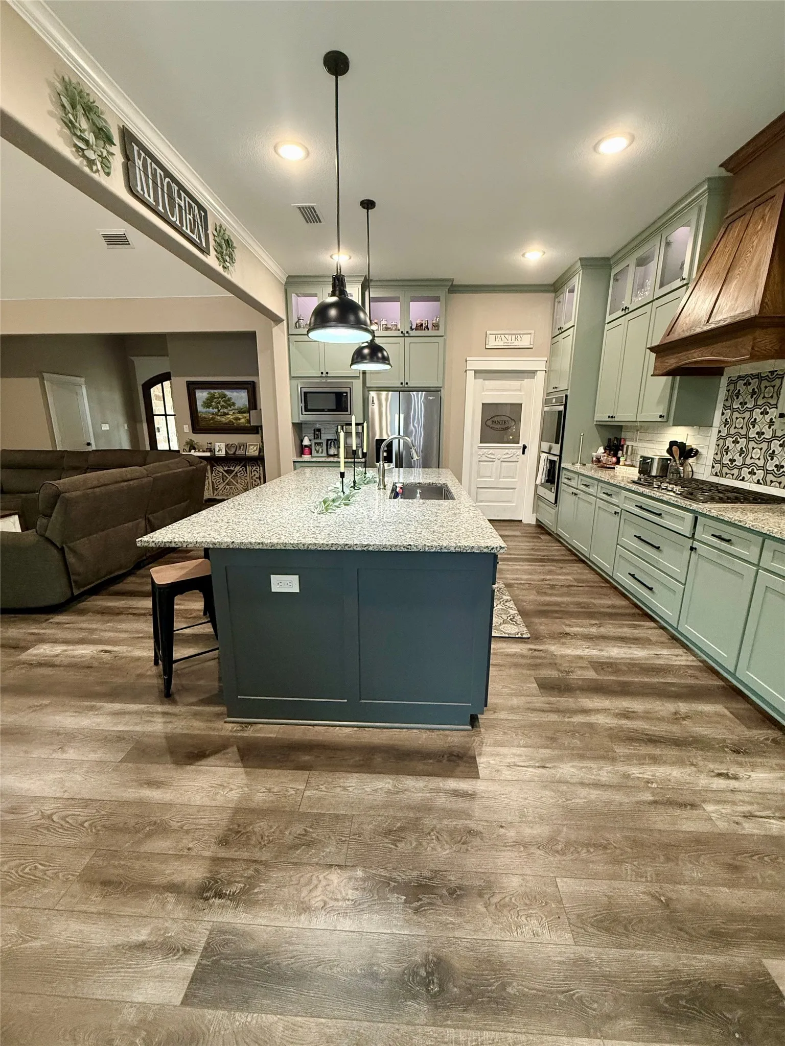 Single Family Residence For Sale in Ellis County , 7600 Fm 660, Ennis, Texas 75119, 5 Bedroom, 5 Bathroom, 2 Garage spaces, 3,654 Sqft, built in 2020, mls#21410239, Real Estate Agent in Ennis, Homes For Sale in Ellis county, Homes For Sale in Ennis, Realtor in Ennis Texas, Real Estate Brokerage Independent Realty Texas, Luminita Cordes Realtor