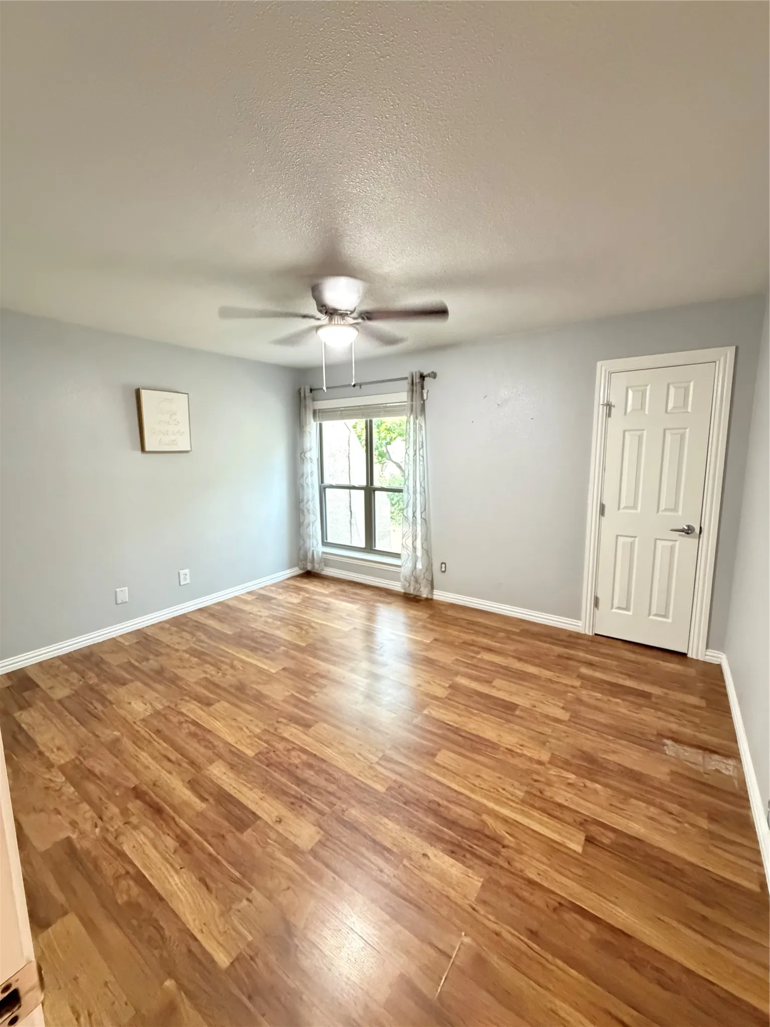 Condominium For Sale in Dallas County , 3121 Park Lane 1095, Dallas, Texas 75220, 2 Bedroom, 2 Bathroom, Garage spaces, 970 Sqft, built in 1969, mls#21410240, Real Estate Agent in Dallas, Homes For Sale in Dallas county, Homes For Sale in Dallas, Realtor in Dallas Texas, Real Estate Brokerage Independent Realty Texas, Luminita Cordes Realtor