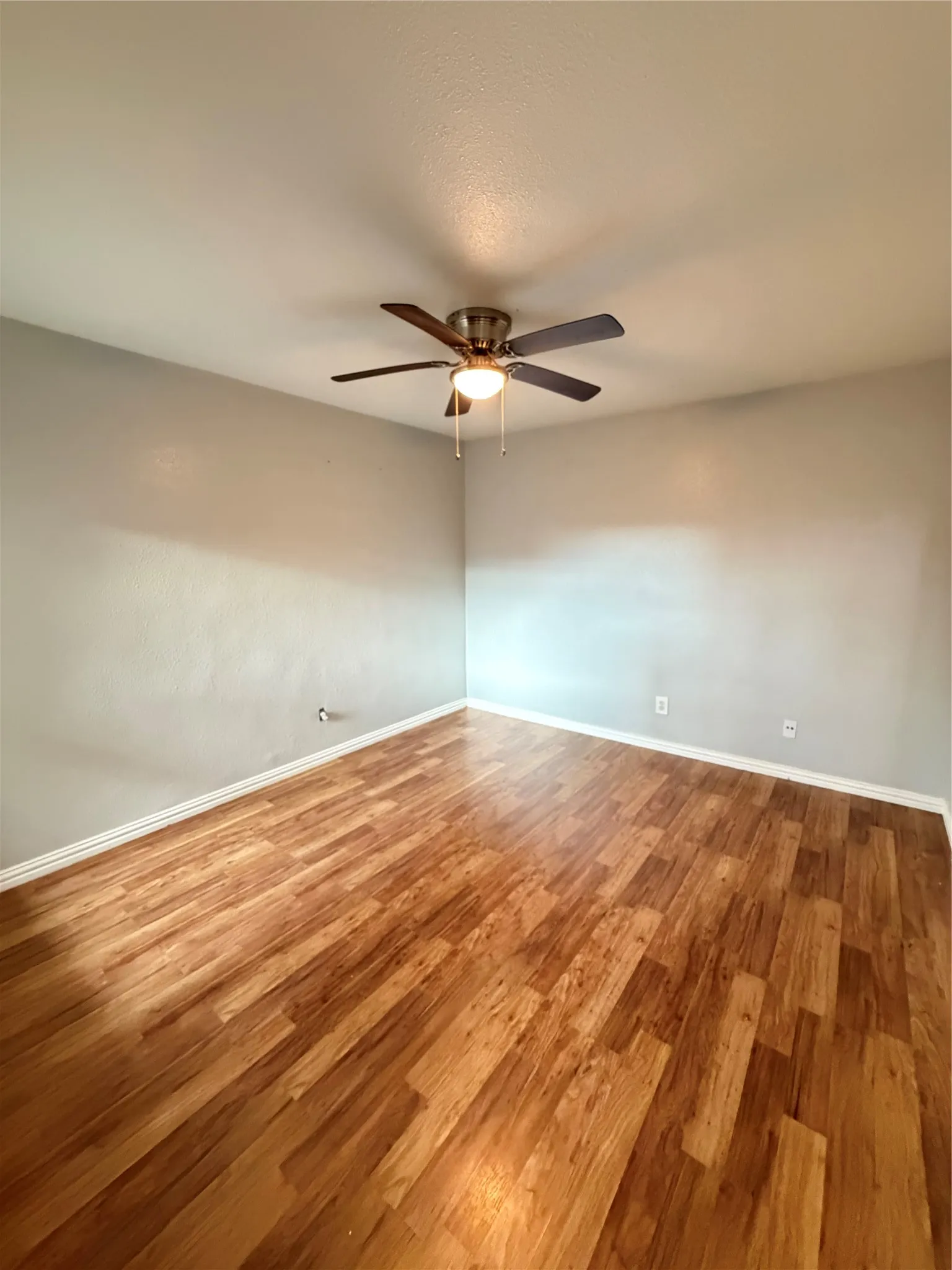Condominium For Sale in Dallas County , 3121 Park Lane 1095, Dallas, Texas 75220, 2 Bedroom, 2 Bathroom, Garage spaces, 970 Sqft, built in 1969, mls#21410240, Real Estate Agent in Dallas, Homes For Sale in Dallas county, Homes For Sale in Dallas, Realtor in Dallas Texas, Real Estate Brokerage Independent Realty Texas, Luminita Cordes Realtor