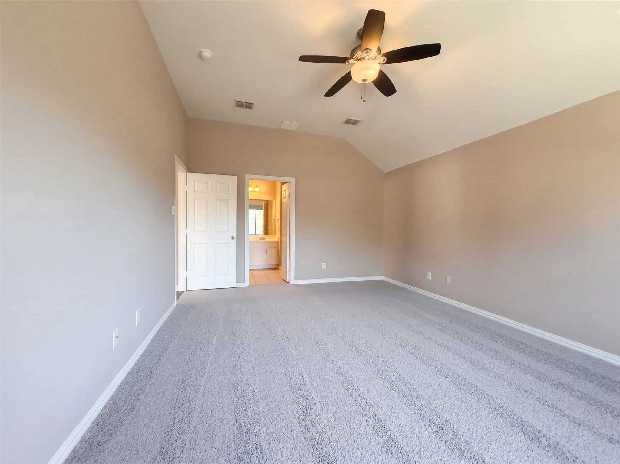 Single Family Residence For Sale in Dallas County , 5327 Lake Gardens Drive, Grand Prairie, Texas 75052, 4 Bedroom, 2 Bathroom, 2 Garage spaces, 2,004 Sqft, built in 2005, mls#21407921, Real Estate Agent in Grand Prairie, Homes For Sale in Dallas county, Homes For Sale in Grand Prairie, Realtor in Grand Prairie Texas, Real Estate Brokerage Independent Realty Texas, Luminita Cordes Realtor