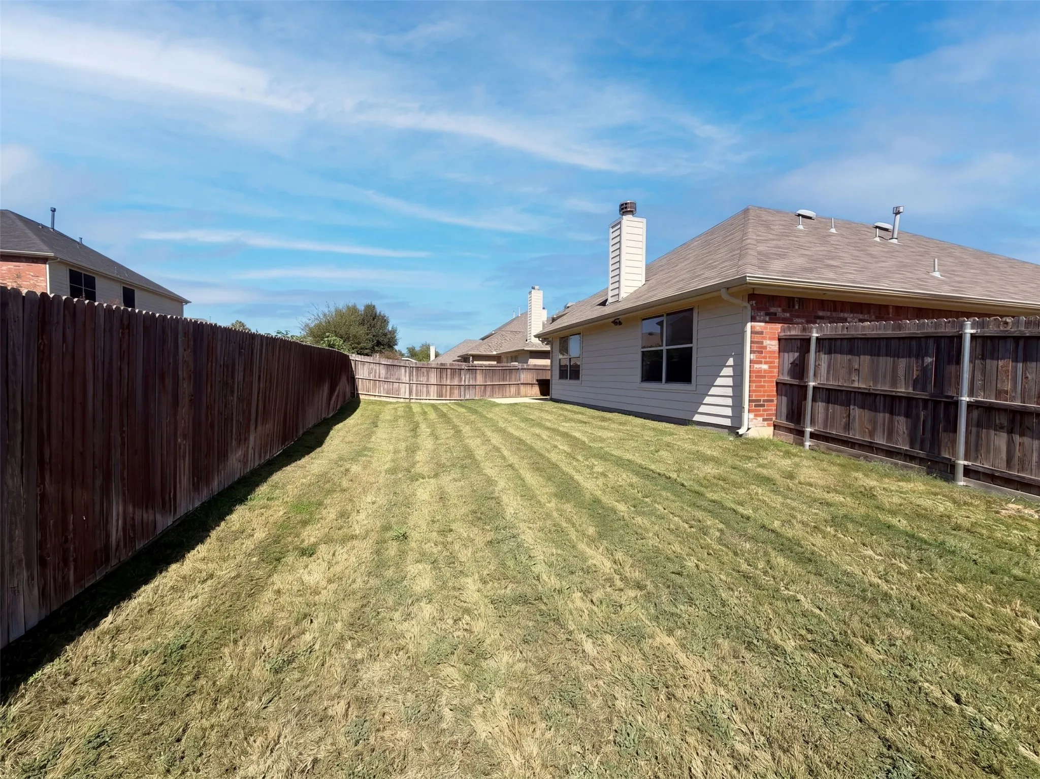 Single Family Residence For Sale in Dallas County , 5327 Lake Gardens Drive, Grand Prairie, Texas 75052, 4 Bedroom, 2 Bathroom, 2 Garage spaces, 2,004 Sqft, built in 2005, mls#21407921, Real Estate Agent in Grand Prairie, Homes For Sale in Dallas county, Homes For Sale in Grand Prairie, Realtor in Grand Prairie Texas, Real Estate Brokerage Independent Realty Texas, Luminita Cordes Realtor