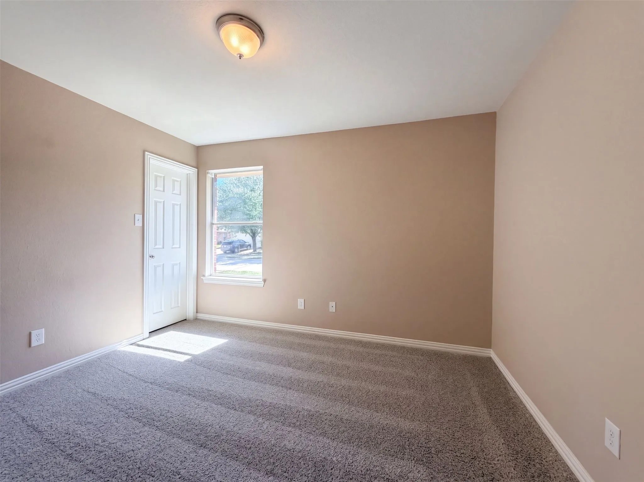 Single Family Residence For Sale in Dallas County , 5327 Lake Gardens Drive, Grand Prairie, Texas 75052, 4 Bedroom, 2 Bathroom, 2 Garage spaces, 2,004 Sqft, built in 2005, mls#21407921, Real Estate Agent in Grand Prairie, Homes For Sale in Dallas county, Homes For Sale in Grand Prairie, Realtor in Grand Prairie Texas, Real Estate Brokerage Independent Realty Texas, Luminita Cordes Realtor