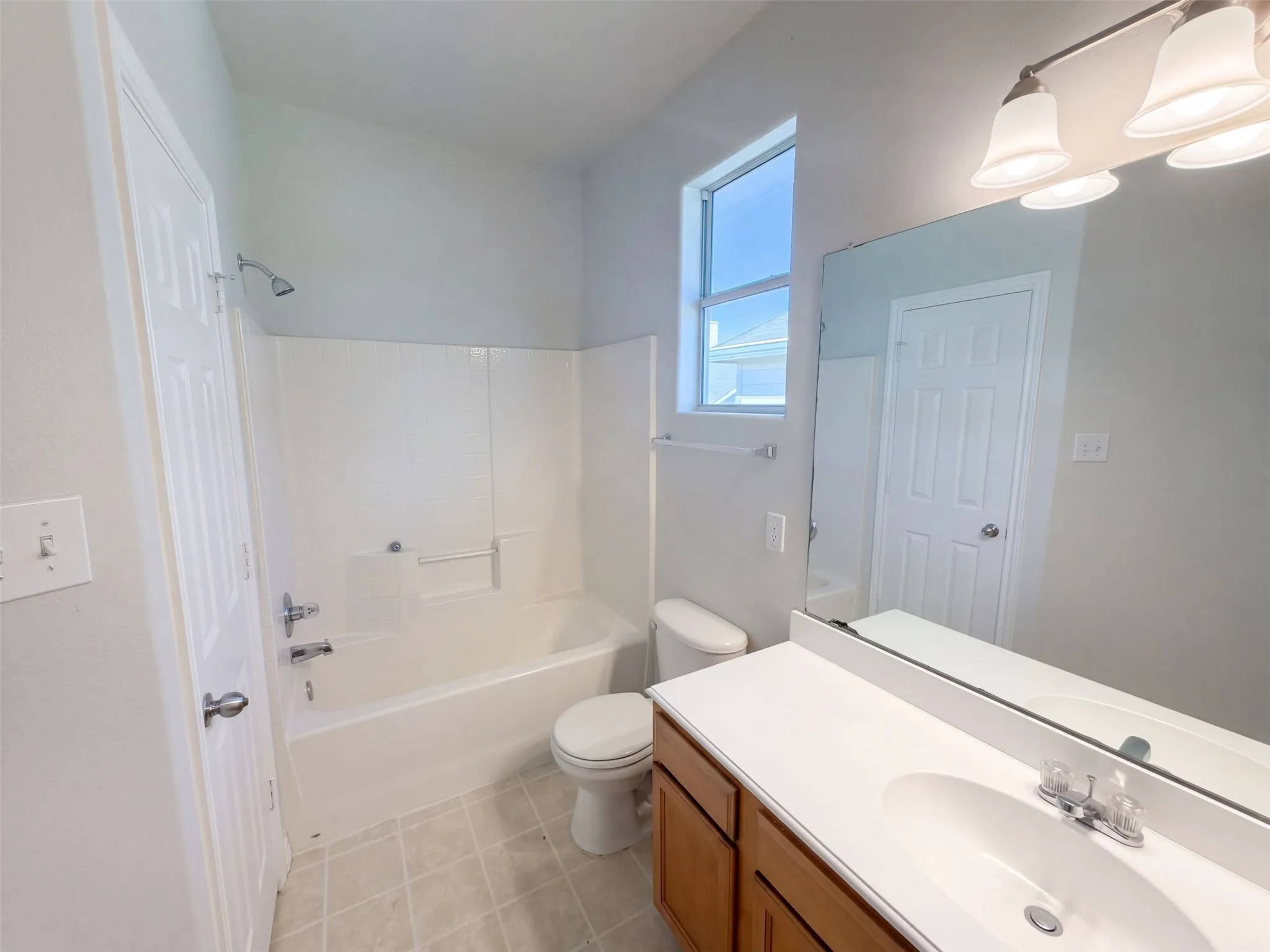Single Family Residence For Sale in Denton County , 2309 Windsor Farms Drive, Denton, Texas 76207, 3 Bedroom, 2 Bathroom, 2 Garage spaces, 1,705 Sqft, built in 2006, mls#21410184, Real Estate Agent in Denton, Homes For Sale in Denton county, Homes For Sale in Denton, Realtor in Denton Texas, Real Estate Brokerage Independent Realty Texas, Luminita Cordes Realtor