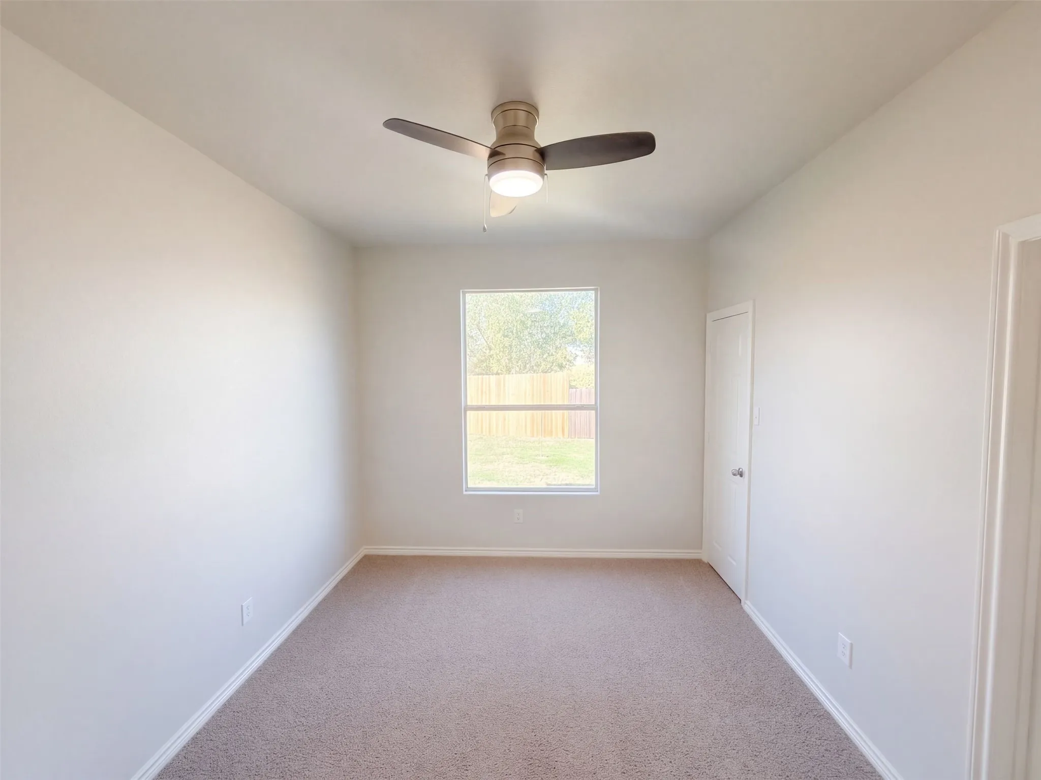 Single Family Residence For Sale in Denton County , 2309 Windsor Farms Drive, Denton, Texas 76207, 3 Bedroom, 2 Bathroom, 2 Garage spaces, 1,705 Sqft, built in 2006, mls#21410184, Real Estate Agent in Denton, Homes For Sale in Denton county, Homes For Sale in Denton, Realtor in Denton Texas, Real Estate Brokerage Independent Realty Texas, Luminita Cordes Realtor