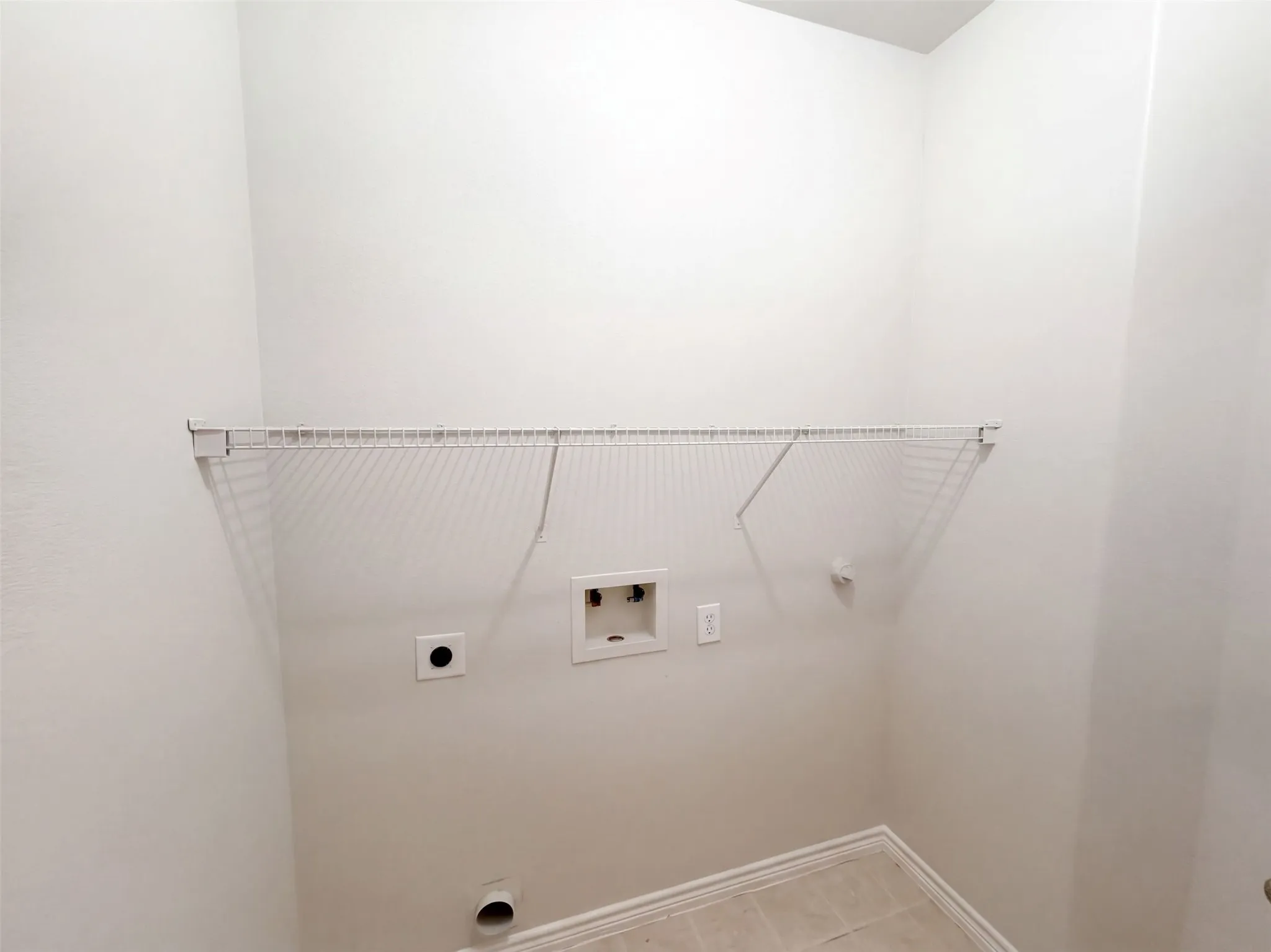 Single Family Residence For Sale in Denton County , 2309 Windsor Farms Drive, Denton, Texas 76207, 3 Bedroom, 2 Bathroom, 2 Garage spaces, 1,705 Sqft, built in 2006, mls#21410184, Real Estate Agent in Denton, Homes For Sale in Denton county, Homes For Sale in Denton, Realtor in Denton Texas, Real Estate Brokerage Independent Realty Texas, Luminita Cordes Realtor