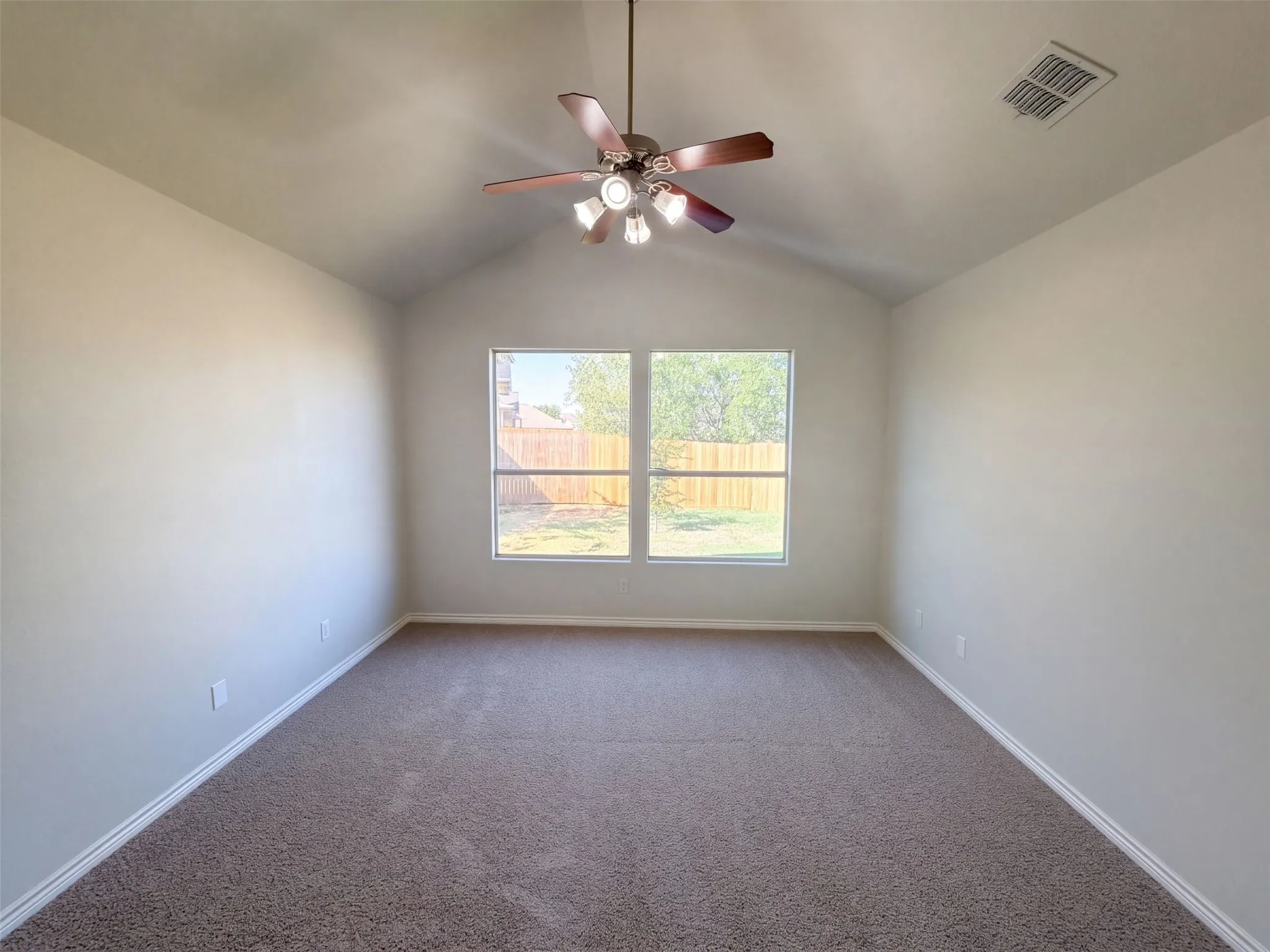 Single Family Residence For Sale in Denton County , 2309 Windsor Farms Drive, Denton, Texas 76207, 3 Bedroom, 2 Bathroom, 2 Garage spaces, 1,705 Sqft, built in 2006, mls#21410184, Real Estate Agent in Denton, Homes For Sale in Denton county, Homes For Sale in Denton, Realtor in Denton Texas, Real Estate Brokerage Independent Realty Texas, Luminita Cordes Realtor
