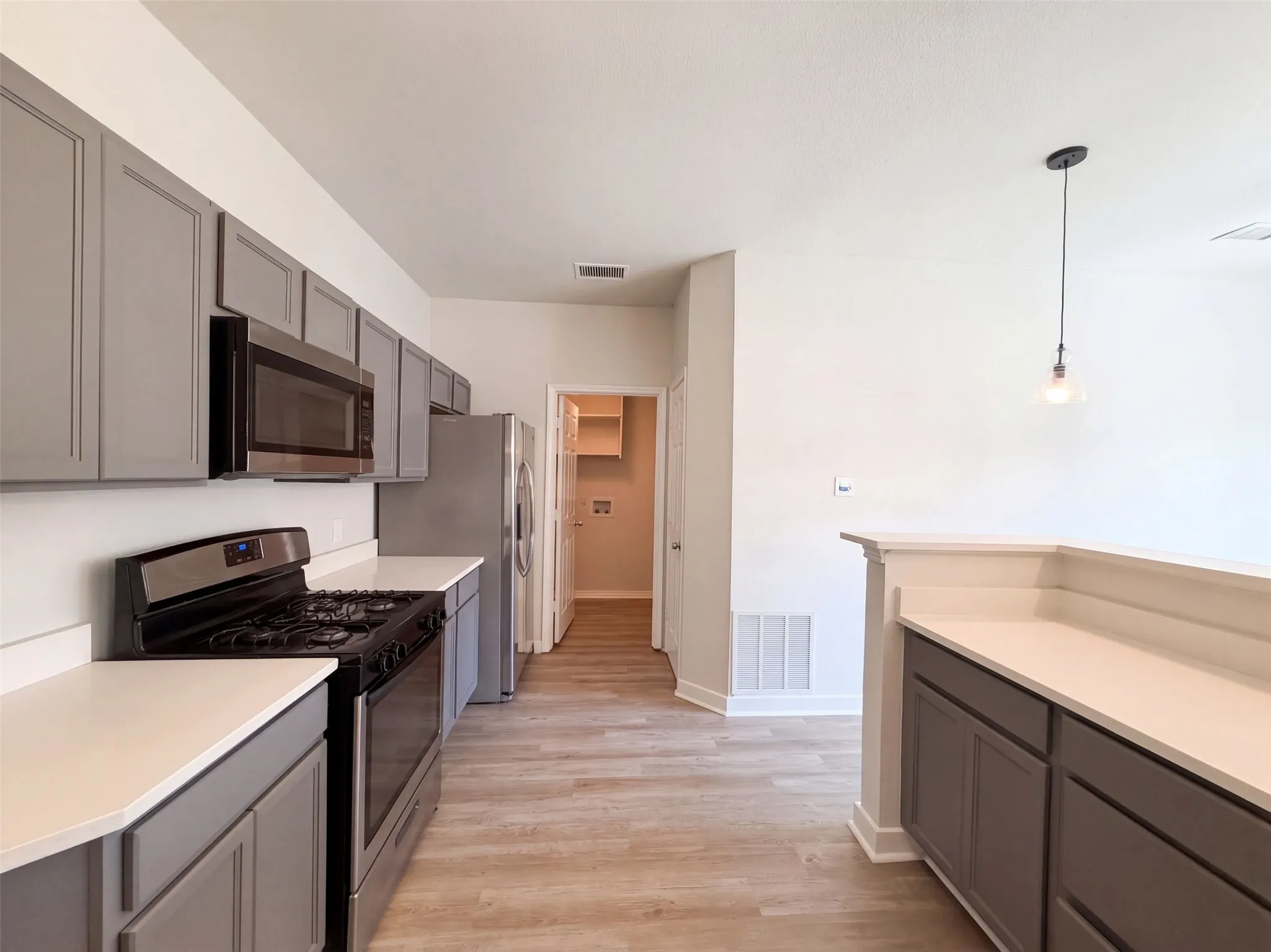 Single Family Residence For Sale in Dallas County , 708 Fall Wheat Drive, De Soto, Texas 75115, 3 Bedroom, 4 Bathroom, 2 Garage spaces, 2,130 Sqft, built in 1990, mls#21410165, Real Estate Agent in De Soto, Homes For Sale in Dallas county, Homes For Sale in De Soto, Realtor in De Soto Texas, Real Estate Brokerage Independent Realty Texas, Luminita Cordes Realtor