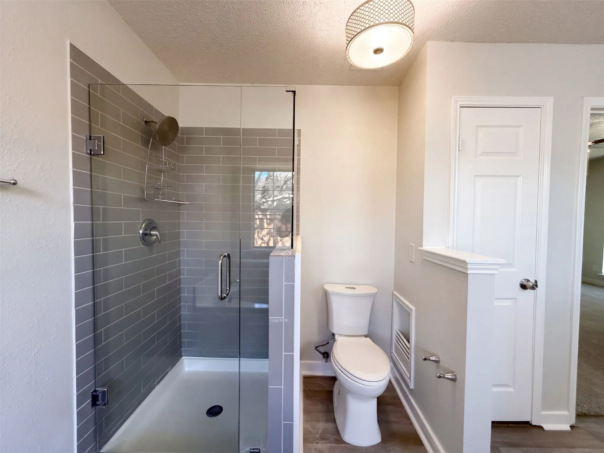 Single Family Residence For Sale in Dallas County , 708 Fall Wheat Drive, De Soto, Texas 75115, 3 Bedroom, 4 Bathroom, 2 Garage spaces, 2,130 Sqft, built in 1990, mls#21410165, Real Estate Agent in De Soto, Homes For Sale in Dallas county, Homes For Sale in De Soto, Realtor in De Soto Texas, Real Estate Brokerage Independent Realty Texas, Luminita Cordes Realtor