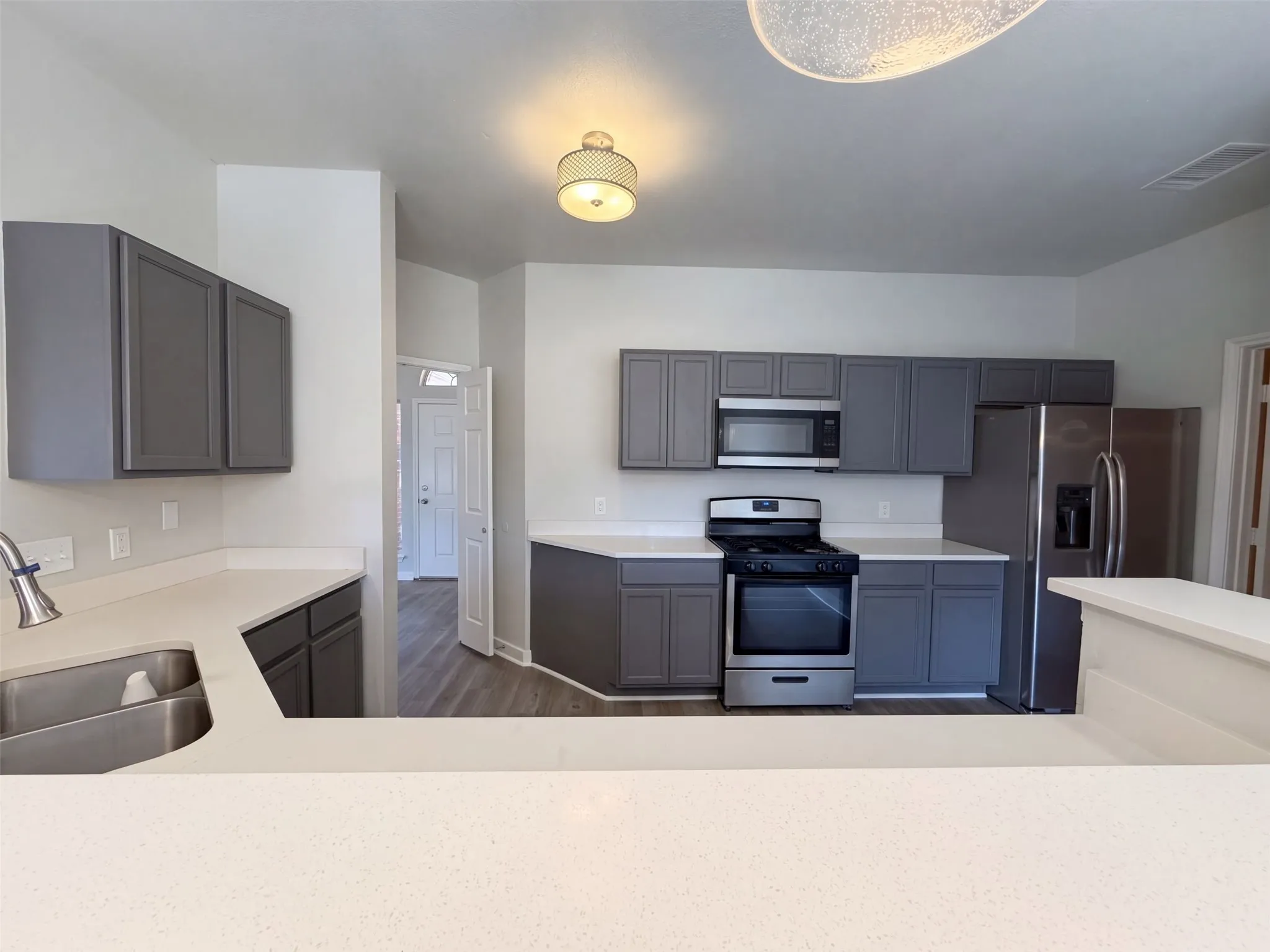 Single Family Residence For Sale in Dallas County , 708 Fall Wheat Drive, De Soto, Texas 75115, 3 Bedroom, 4 Bathroom, 2 Garage spaces, 2,130 Sqft, built in 1990, mls#21410165, Real Estate Agent in De Soto, Homes For Sale in Dallas county, Homes For Sale in De Soto, Realtor in De Soto Texas, Real Estate Brokerage Independent Realty Texas, Luminita Cordes Realtor