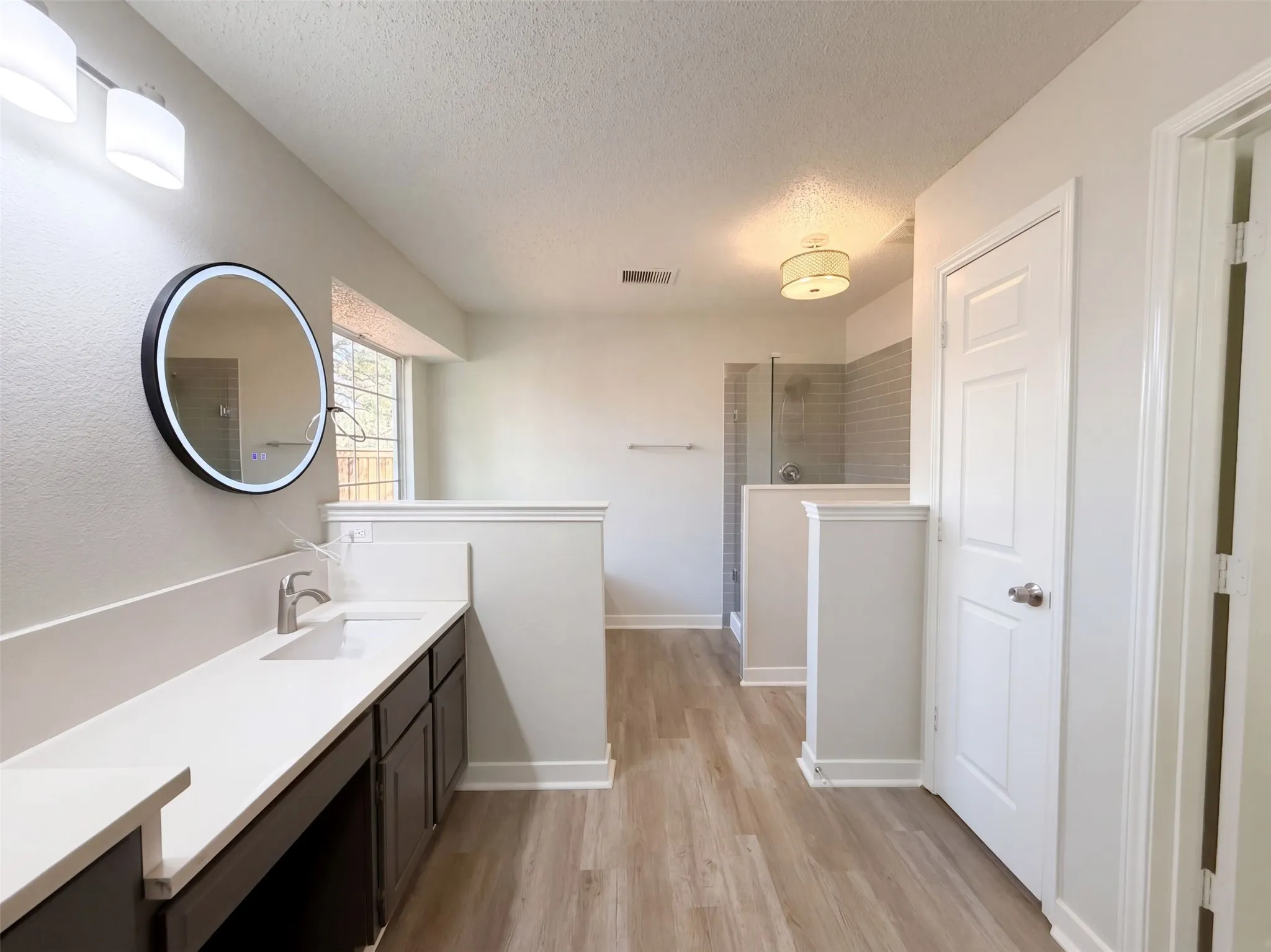 Single Family Residence For Sale in Dallas County , 708 Fall Wheat Drive, De Soto, Texas 75115, 3 Bedroom, 4 Bathroom, 2 Garage spaces, 2,130 Sqft, built in 1990, mls#21410165, Real Estate Agent in De Soto, Homes For Sale in Dallas county, Homes For Sale in De Soto, Realtor in De Soto Texas, Real Estate Brokerage Independent Realty Texas, Luminita Cordes Realtor