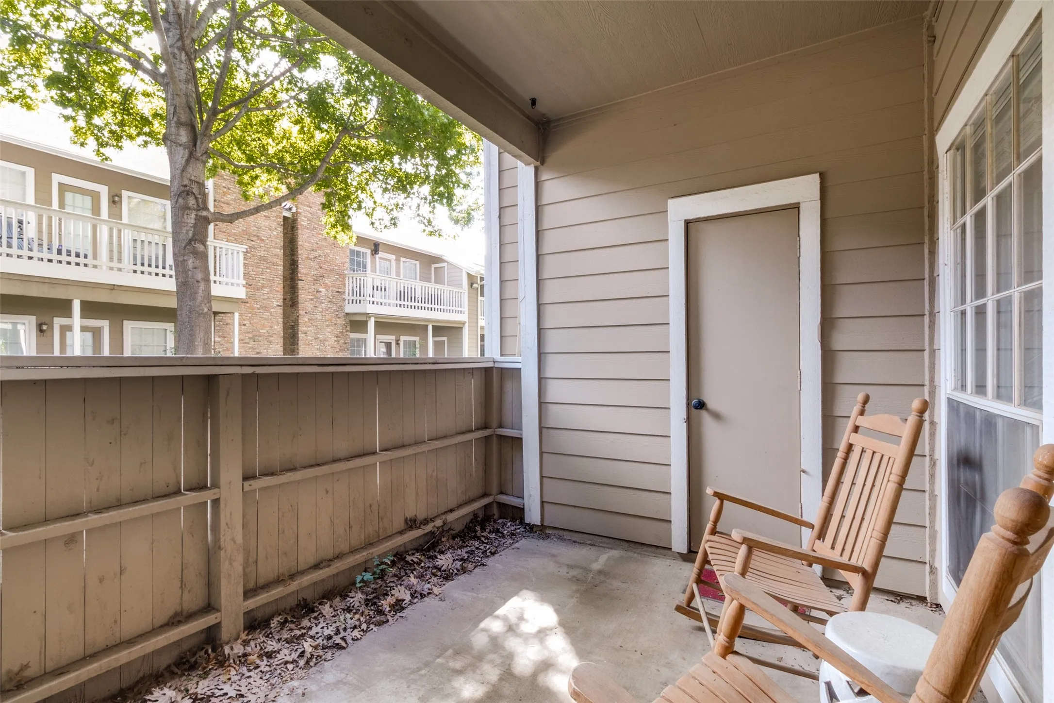 Condominium For Sale in Dallas County , 8600 Coppertowne Lane 600, Dallas, Texas 75243, 2 Bedroom, 2 Bathroom, Garage spaces, 977 Sqft, built in 1982, mls#21408643, Real Estate Agent in Dallas, Homes For Sale in Dallas county, Homes For Sale in Dallas, Realtor in Dallas Texas, Real Estate Brokerage Independent Realty Texas, Luminita Cordes Realtor