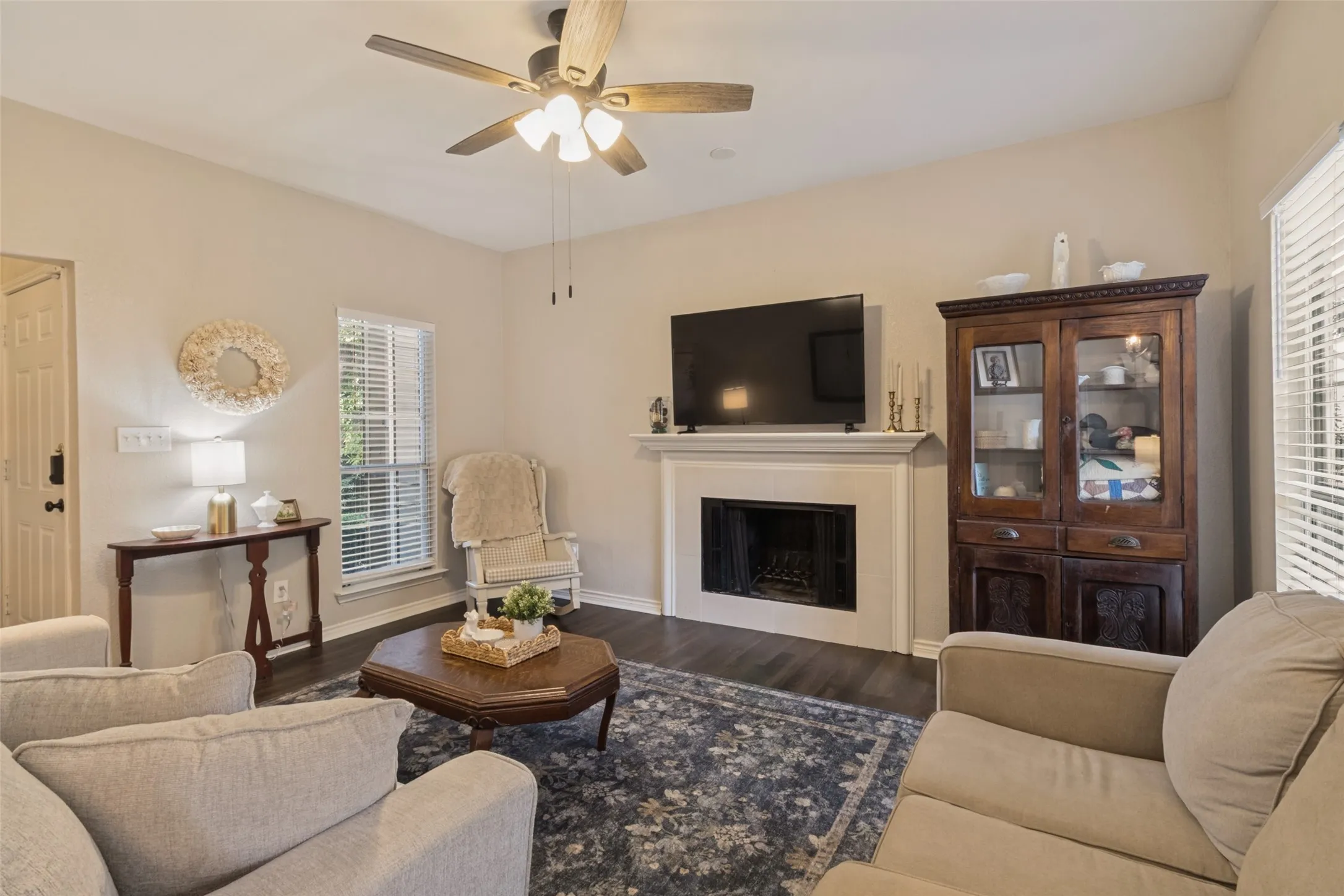 Condominium For Sale in Dallas County , 8600 Coppertowne Lane 600, Dallas, Texas 75243, 2 Bedroom, 2 Bathroom, Garage spaces, 977 Sqft, built in 1982, mls#21408643, Real Estate Agent in Dallas, Homes For Sale in Dallas county, Homes For Sale in Dallas, Realtor in Dallas Texas, Real Estate Brokerage Independent Realty Texas, Luminita Cordes Realtor
