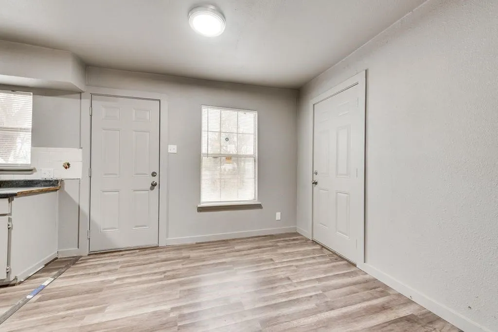 Single Family Residence For Rent in Dallas County , 4414 Cinda Ree Lane, Dallas, Texas 75216, 4 Bedroom, 2 Bathroom, Garage spaces, 962 Sqft, built in 1950, mls#21404436, Real Estate Agent in Dallas, Homes For Rent in Dallas county, Homes For Rent in Dallas, Realtor in Dallas Texas, Real Estate Brokerage Independent Realty Texas, Luminita Cordes Realtor