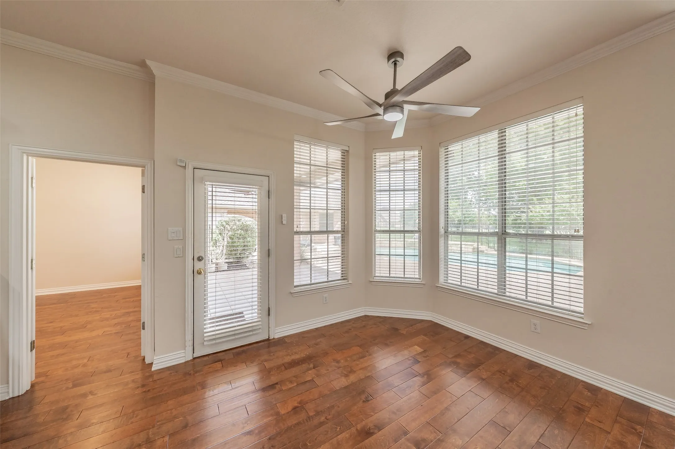 Single Family Residence For Sale in Tarrant County , 1049 Van Zandt Court, Haslet, Texas 76052, 4 Bedroom, 4 Bathroom, 3 Garage spaces, 3,229 Sqft, built in 1998, mls#21410248, Real Estate Agent in Haslet, Homes For Sale in Tarrant county, Homes For Sale in Haslet, Realtor in Haslet Texas, Real Estate Brokerage Independent Realty Texas, Luminita Cordes Realtor