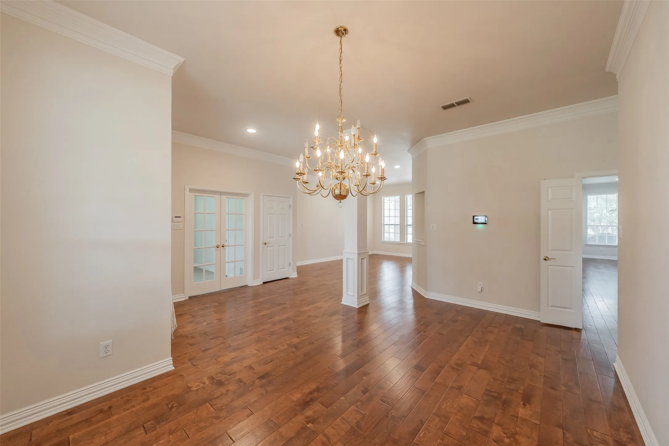 Single Family Residence For Sale in Tarrant County , 1049 Van Zandt Court, Haslet, Texas 76052, 4 Bedroom, 4 Bathroom, 3 Garage spaces, 3,229 Sqft, built in 1998, mls#21410248, Real Estate Agent in Haslet, Homes For Sale in Tarrant county, Homes For Sale in Haslet, Realtor in Haslet Texas, Real Estate Brokerage Independent Realty Texas, Luminita Cordes Realtor