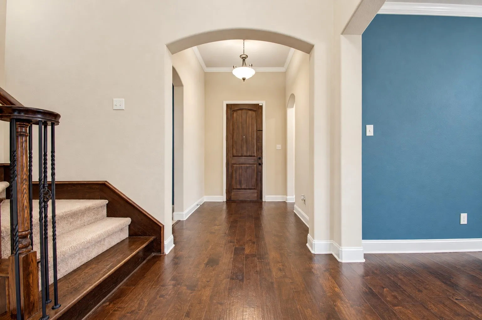 Single Family Residence For Rent in Ellis County , 3814 Hyde Park Drive, Midlothian, Texas 76065, 4 Bedroom, 3 Bathroom, 2 Garage spaces, 2,921 Sqft, built in 2015, mls#21410250, Real Estate Agent in Midlothian, Homes For Rent in Ellis county, Homes For Rent in Midlothian, Realtor in Midlothian Texas, Real Estate Brokerage Independent Realty Texas, Luminita Cordes Realtor
