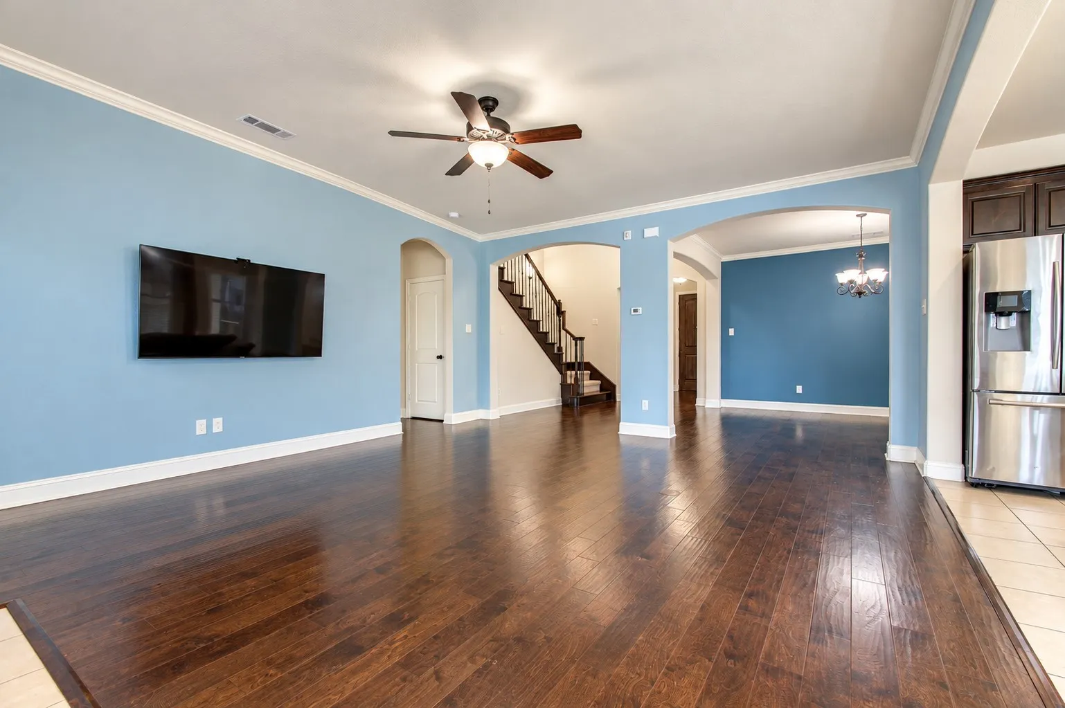 Single Family Residence For Rent in Ellis County , 3814 Hyde Park Drive, Midlothian, Texas 76065, 4 Bedroom, 3 Bathroom, 2 Garage spaces, 2,921 Sqft, built in 2015, mls#21410250, Real Estate Agent in Midlothian, Homes For Rent in Ellis county, Homes For Rent in Midlothian, Realtor in Midlothian Texas, Real Estate Brokerage Independent Realty Texas, Luminita Cordes Realtor