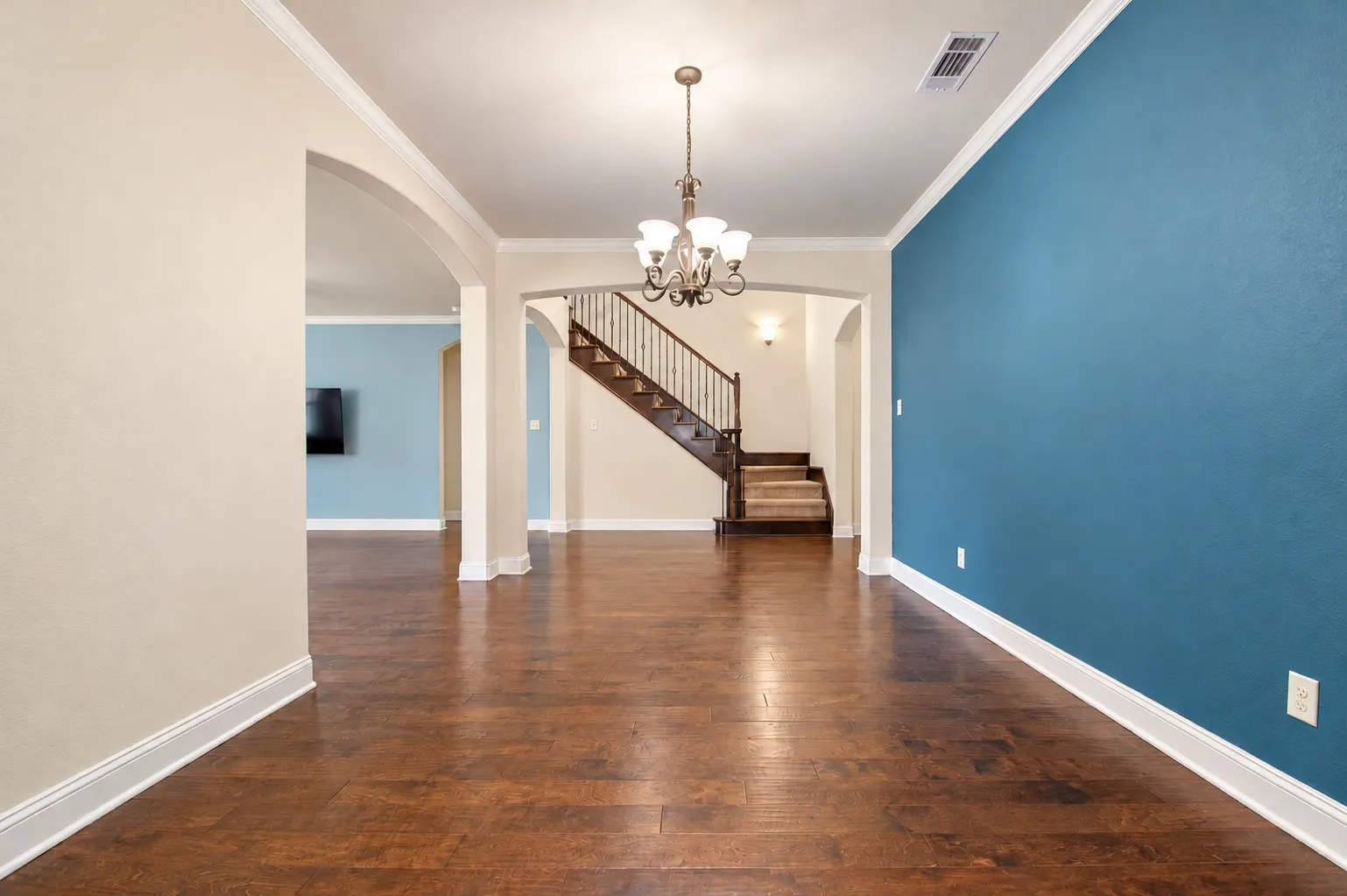 Single Family Residence For Rent in Ellis County , 3814 Hyde Park Drive, Midlothian, Texas 76065, 4 Bedroom, 3 Bathroom, 2 Garage spaces, 2,921 Sqft, built in 2015, mls#21410250, Real Estate Agent in Midlothian, Homes For Rent in Ellis county, Homes For Rent in Midlothian, Realtor in Midlothian Texas, Real Estate Brokerage Independent Realty Texas, Luminita Cordes Realtor